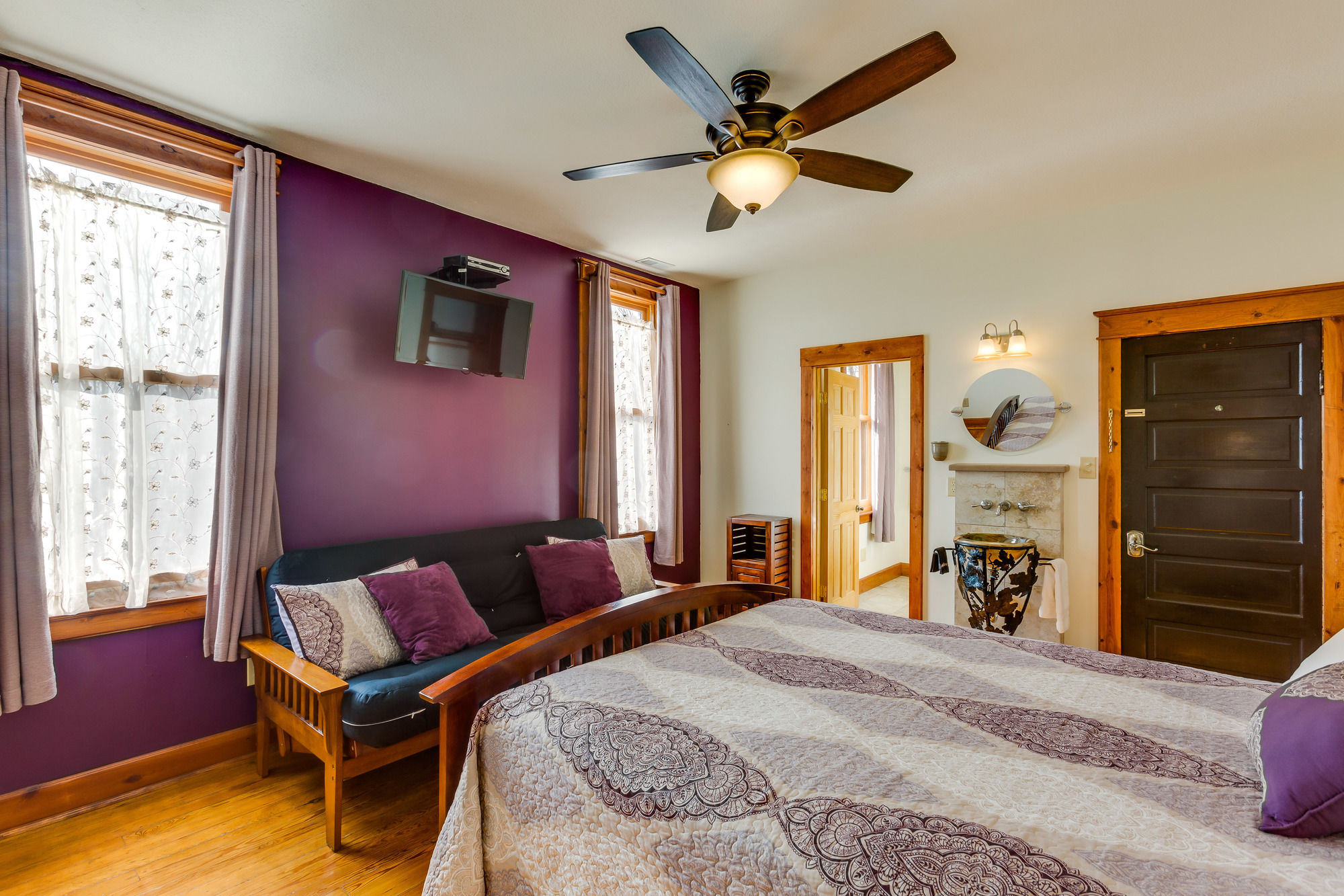Persimmon Inn