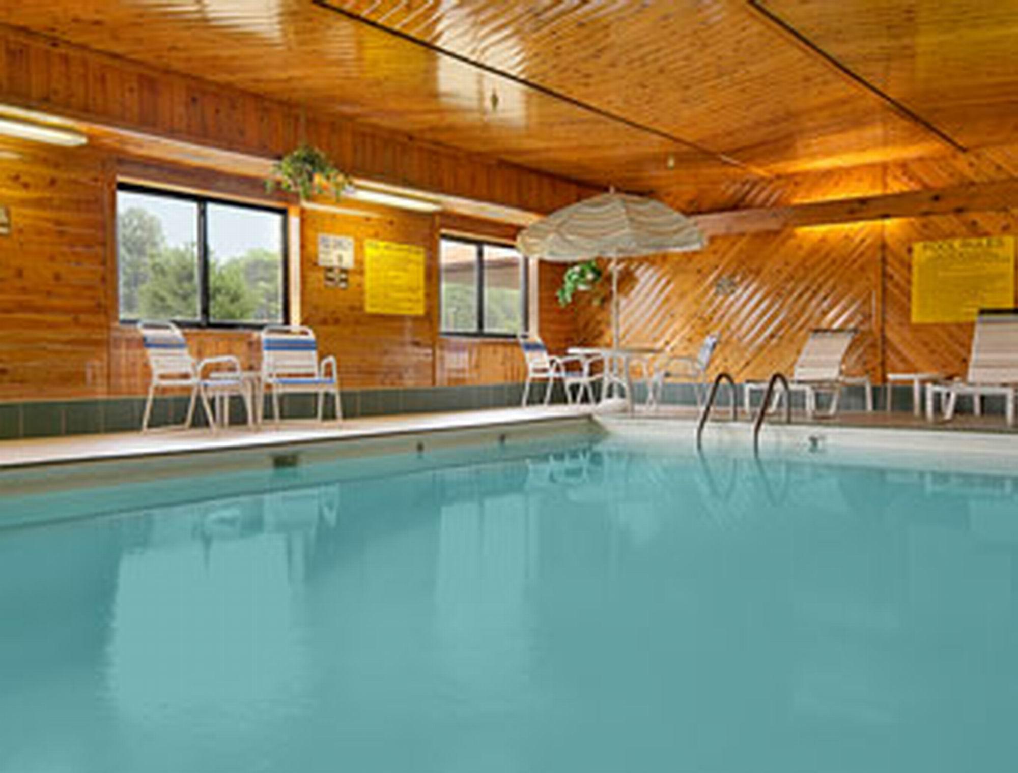 Super 8 by Wyndham Bloomington