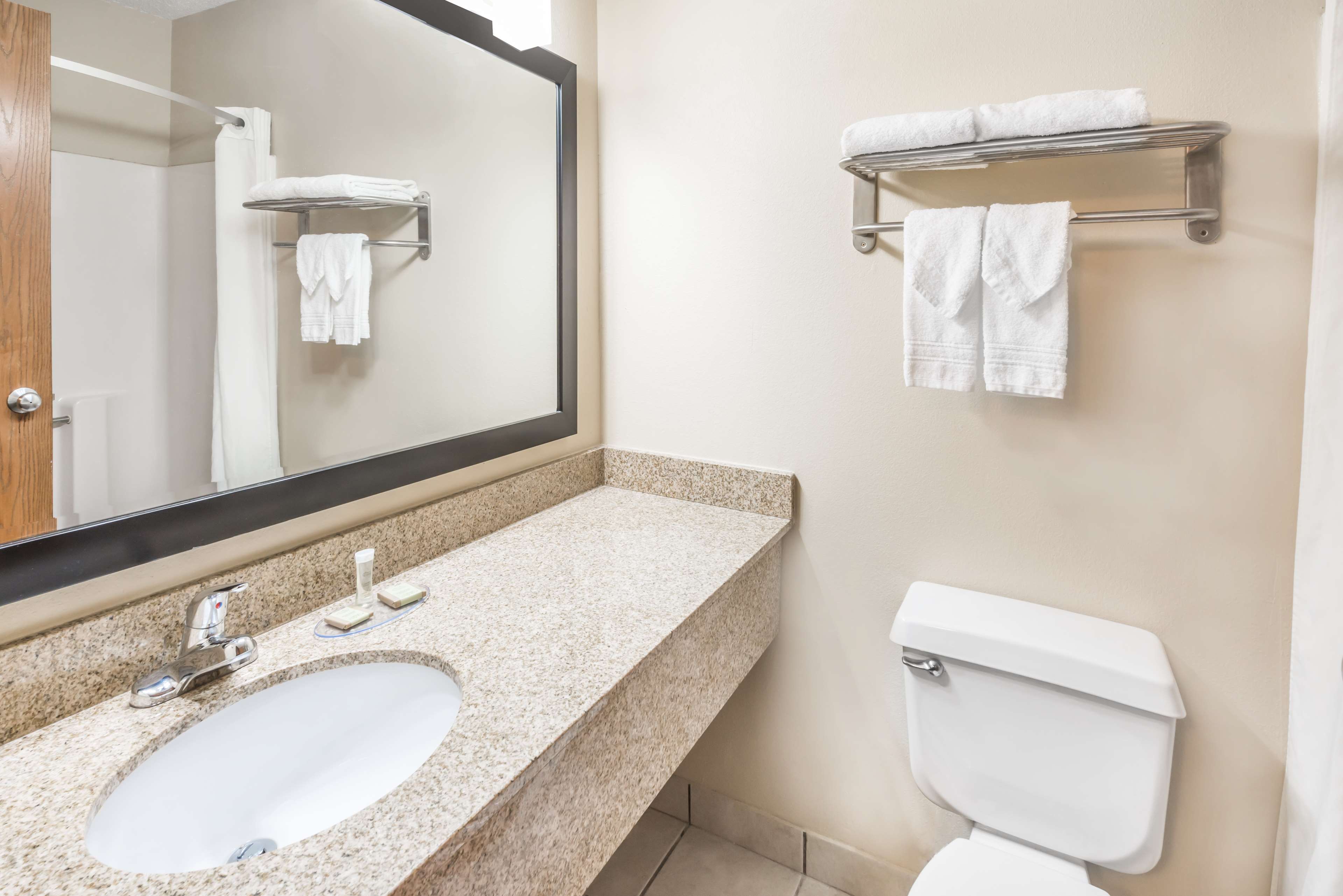 Super 8 by Wyndham Bloomington