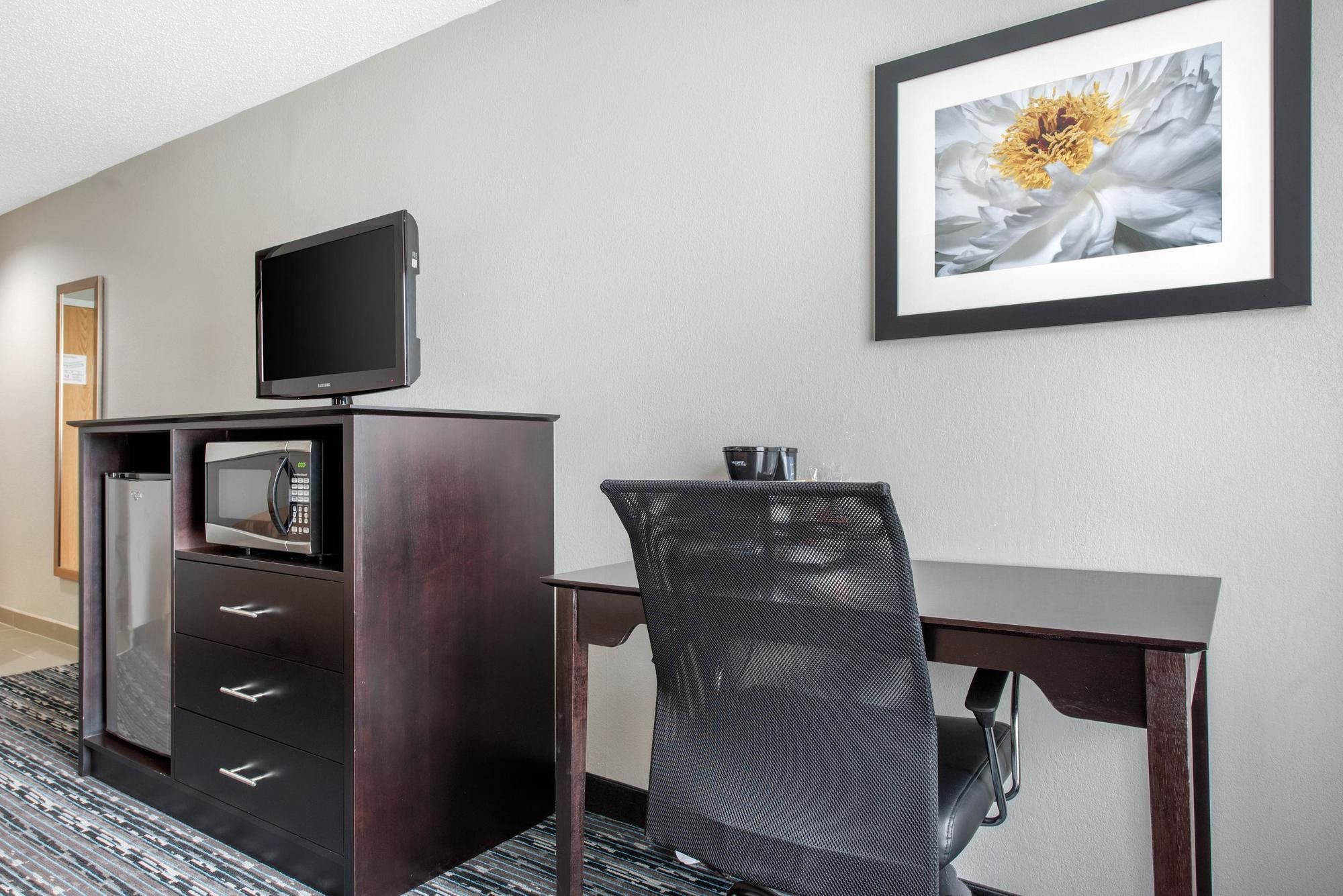Quality Inn & Suites Brownsburg - Indianapolis West