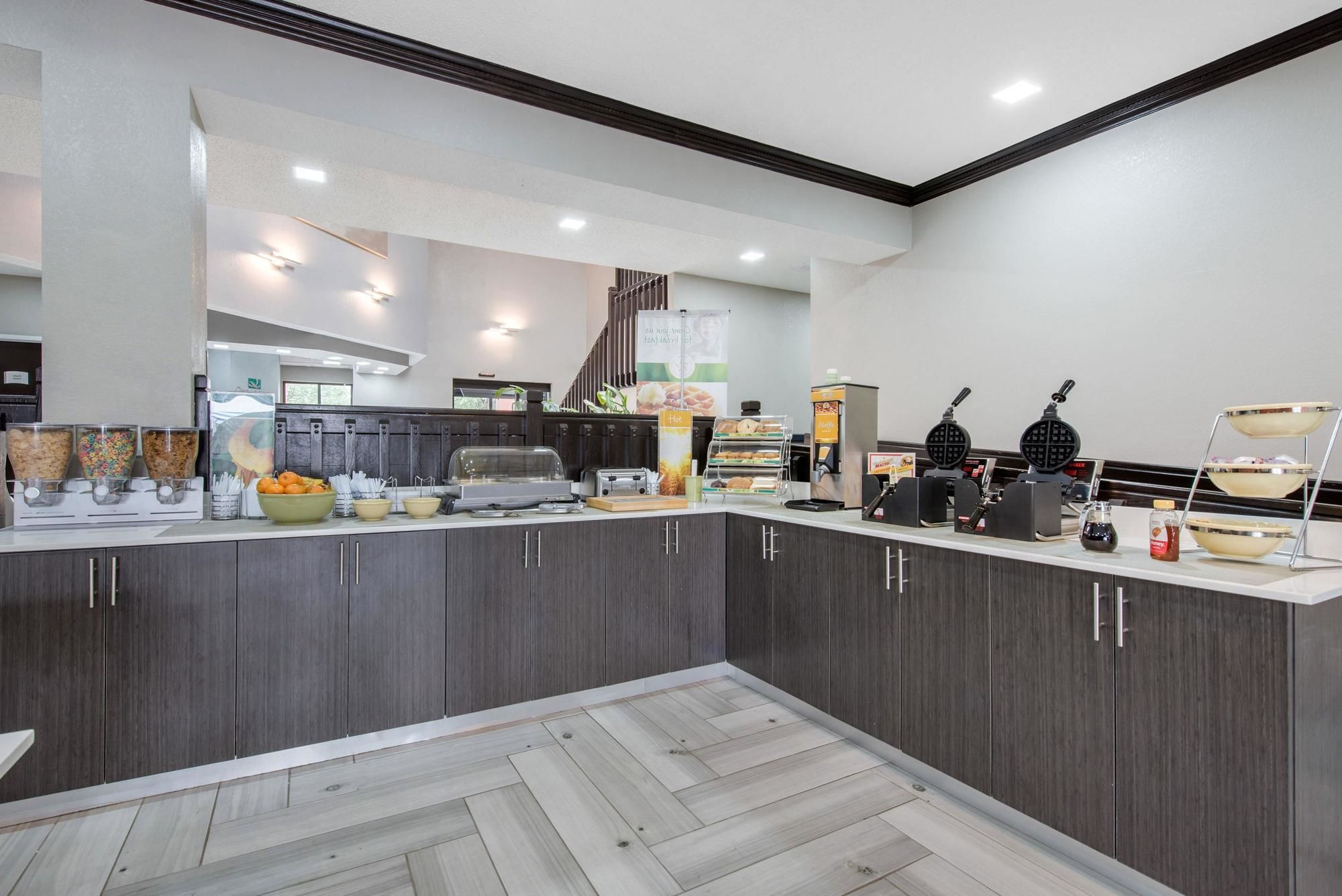 Quality Inn & Suites Brownsburg - Indianapolis West