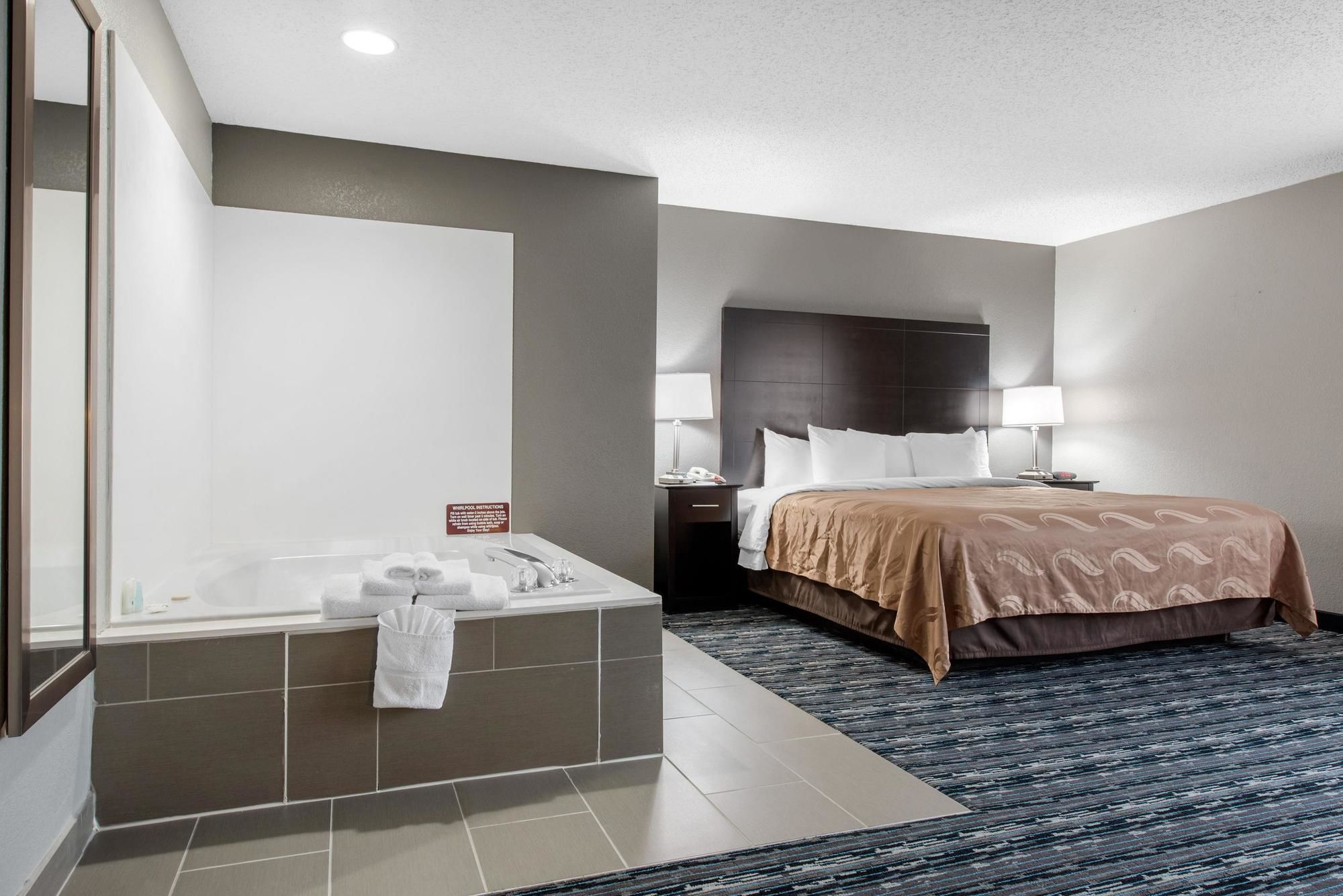Quality Inn & Suites Brownsburg - Indianapolis West
