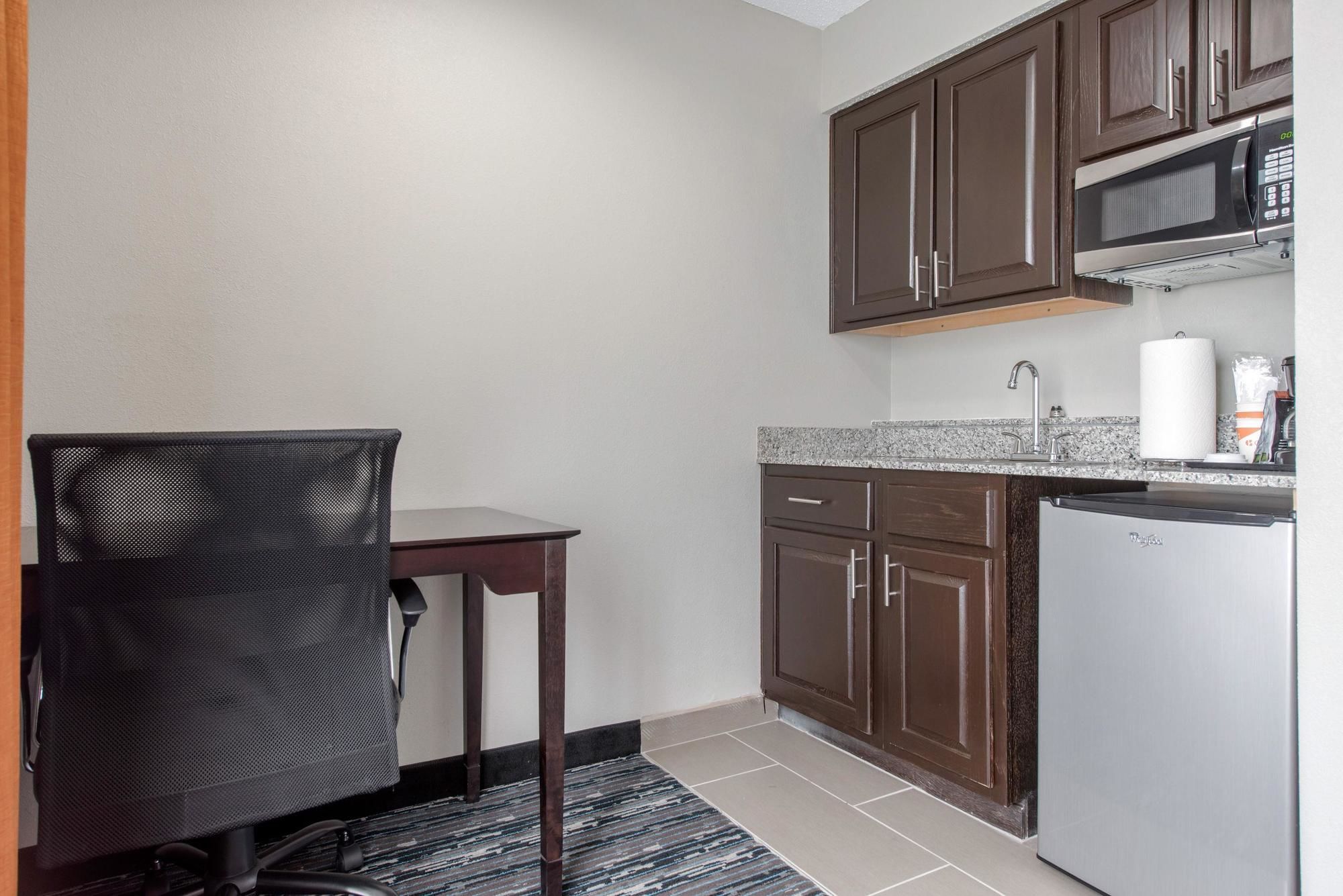 Quality Inn & Suites Brownsburg - Indianapolis West