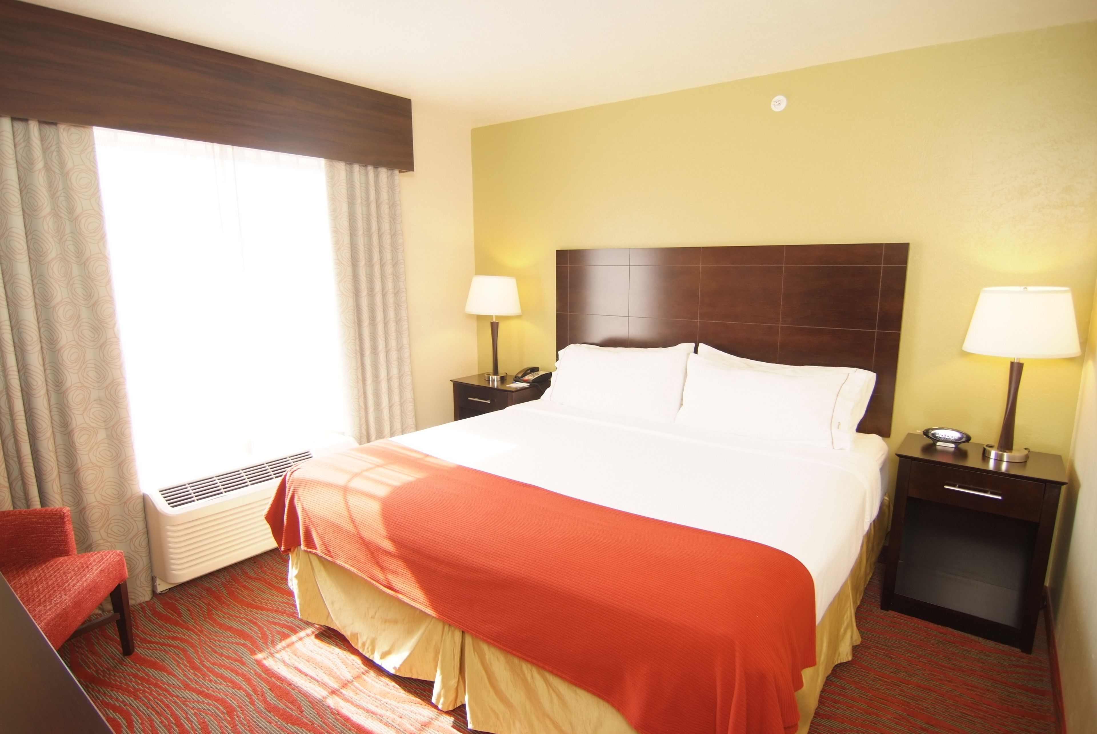 Holiday Inn Express Hotel & Suites Indianapolis North - Carmel