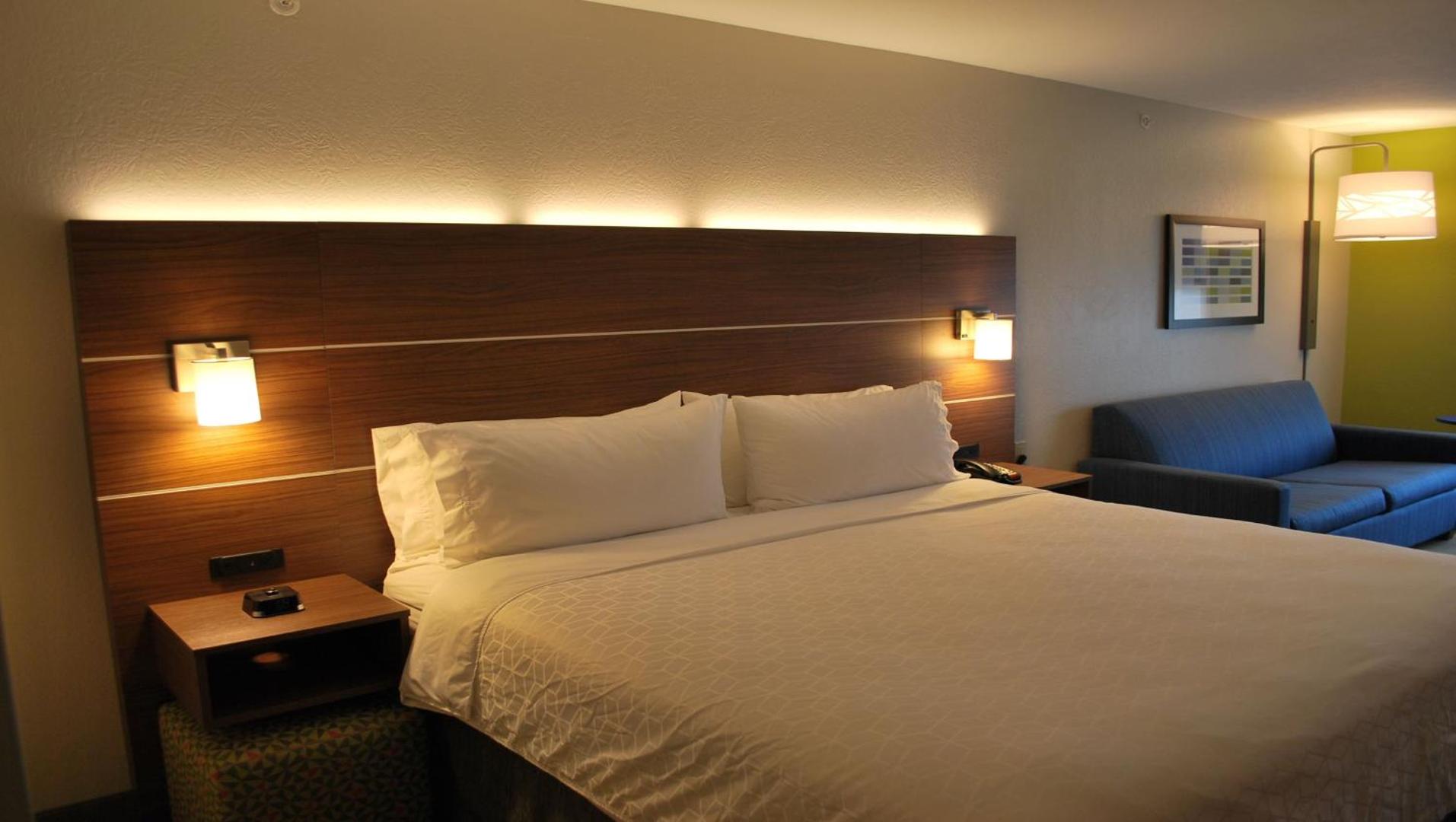 Holiday Inn Express Hotel & Suites Indianapolis North - Carmel