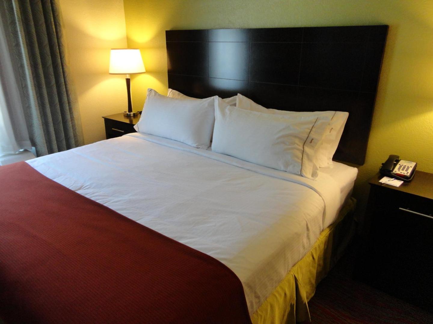 Holiday Inn Express Hotel & Suites Indianapolis North - Carmel