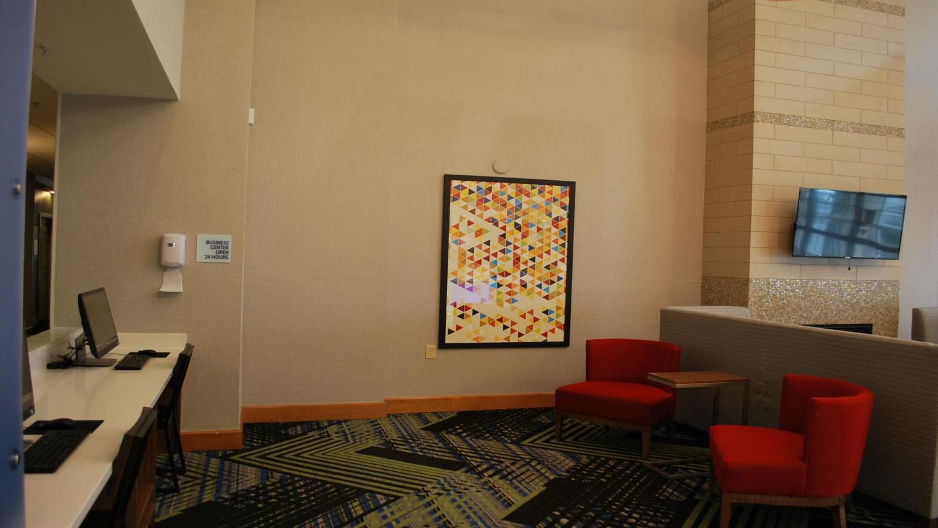 Holiday Inn Express Hotel & Suites Indianapolis North - Carmel