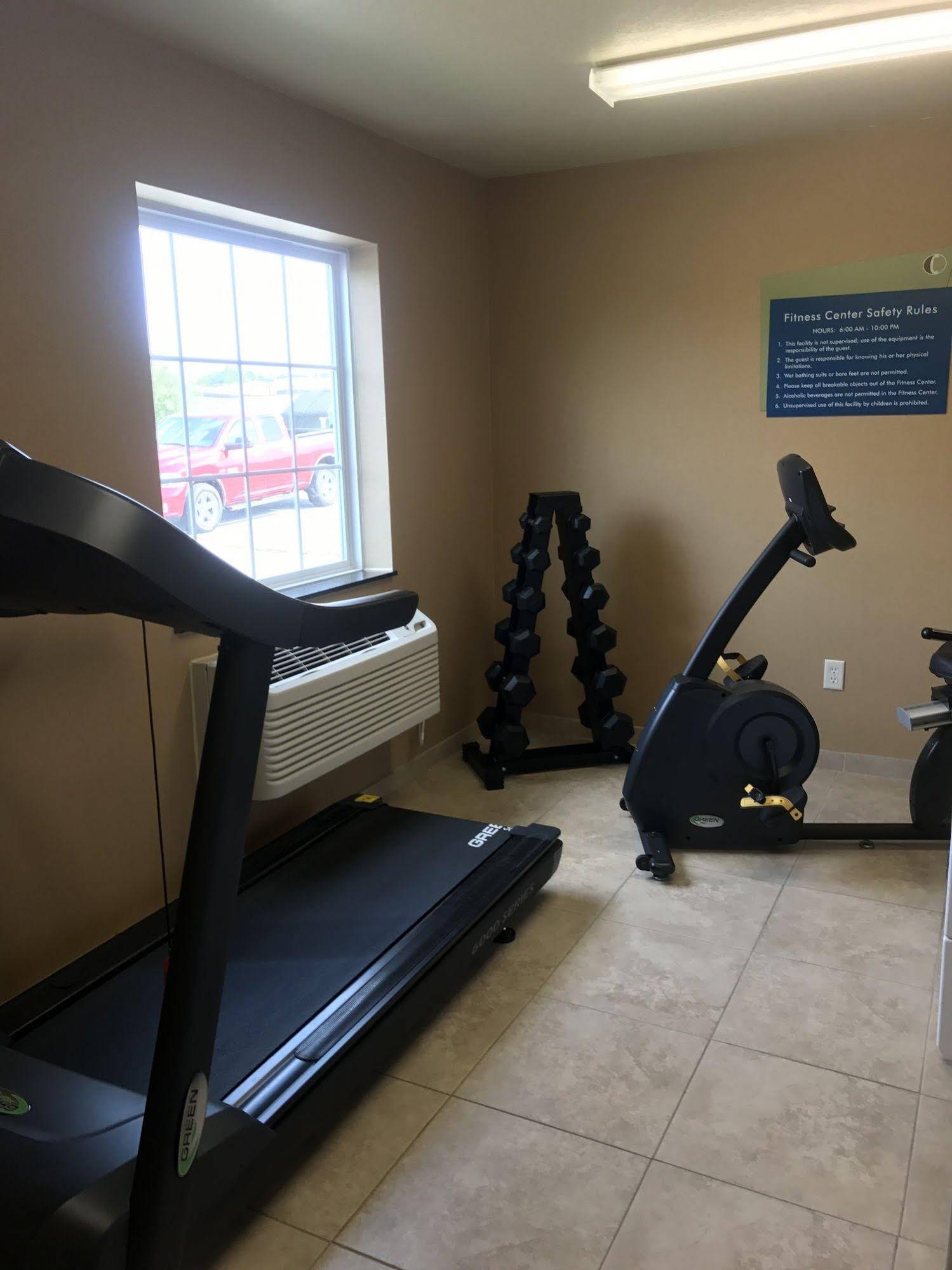 Cobblestone Hotel & Suites - Charlestown