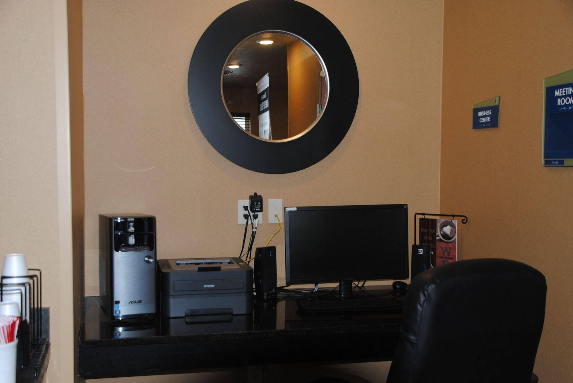 Cobblestone Hotel & Suites - Charlestown