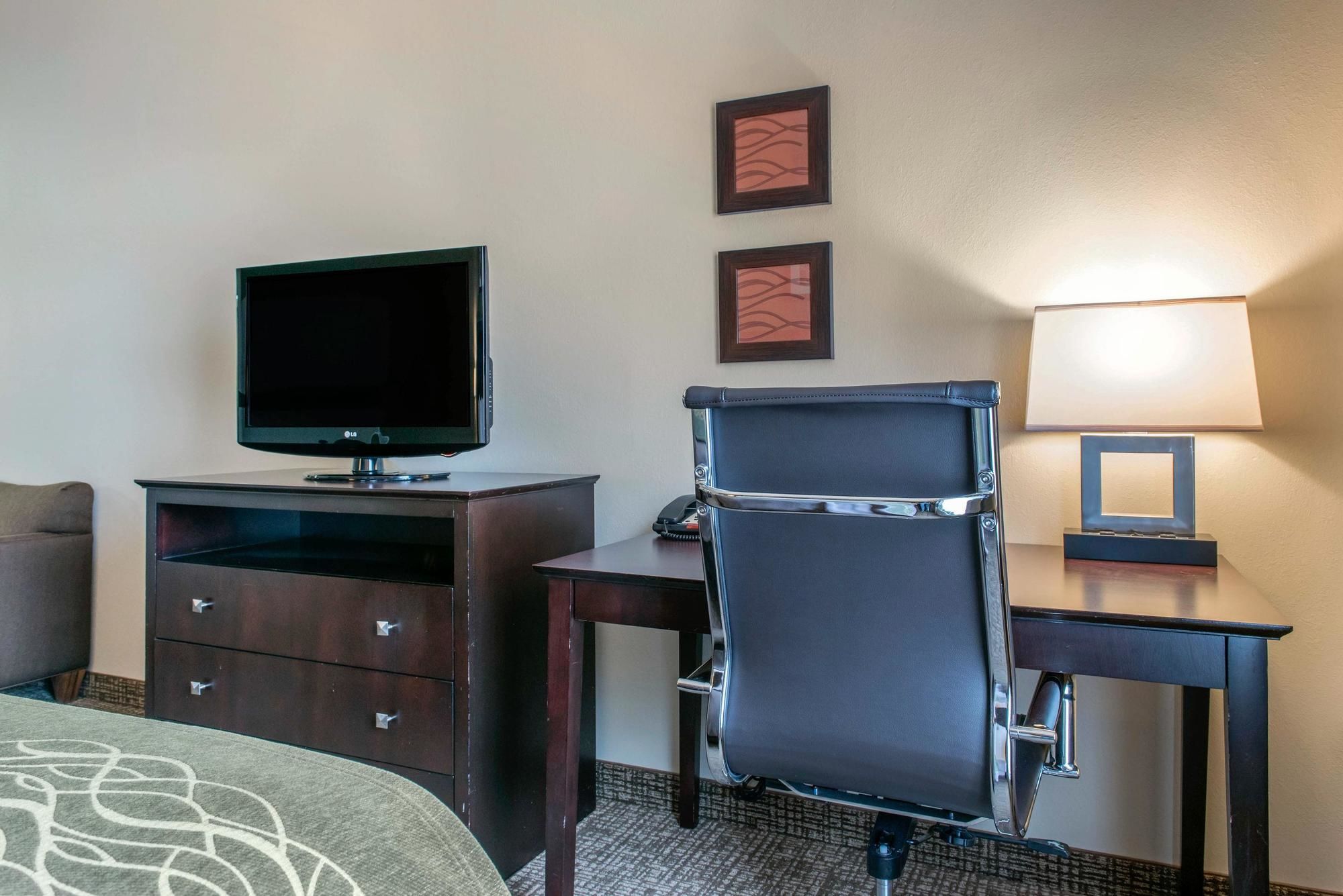 Comfort Inn & Suites Porter Near Indiana Dunes