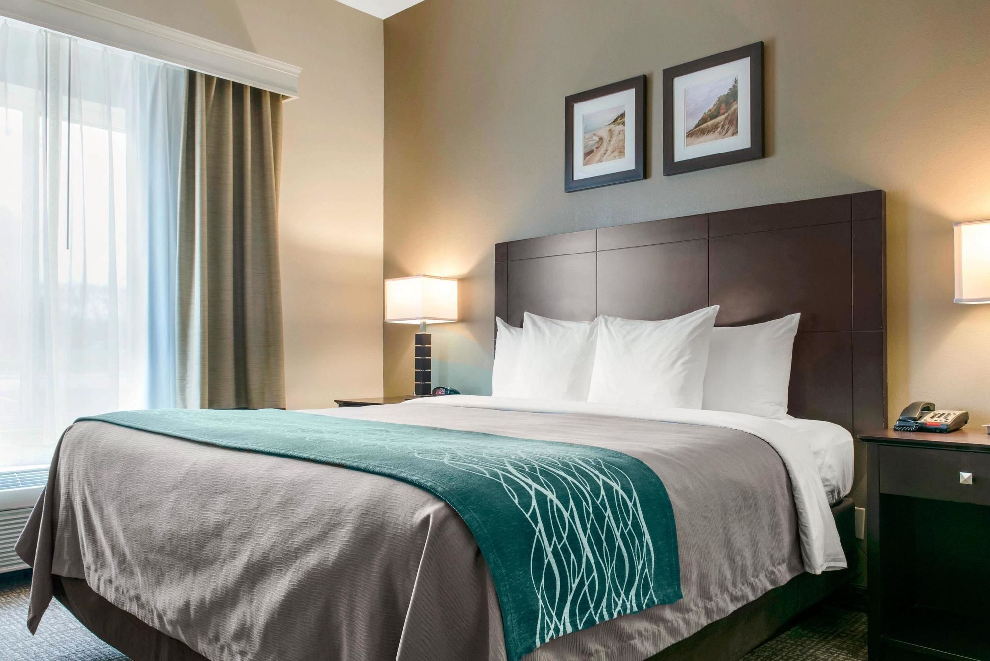 Comfort Inn & Suites Porter Near Indiana Dunes