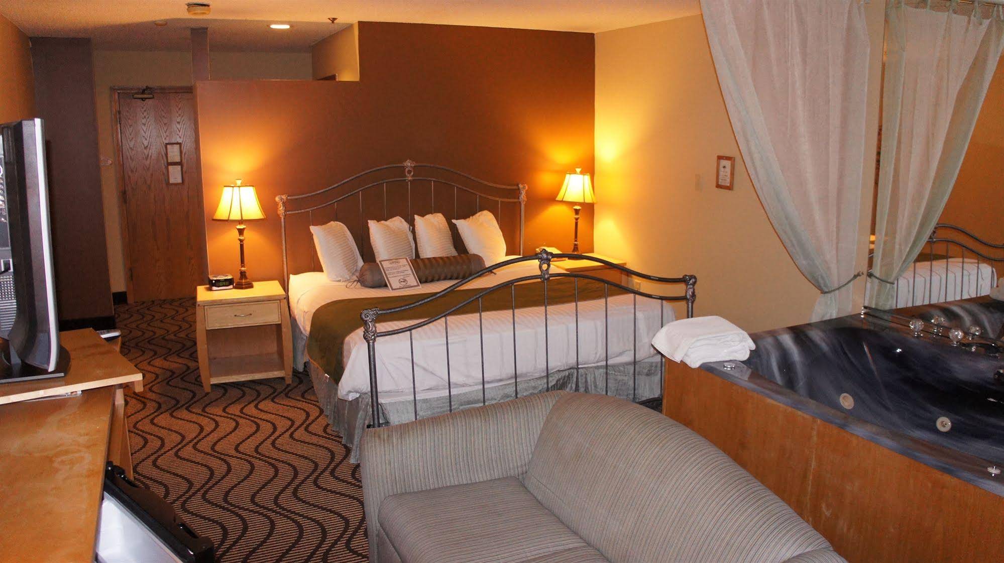 WaterBird Lakeside Inn
