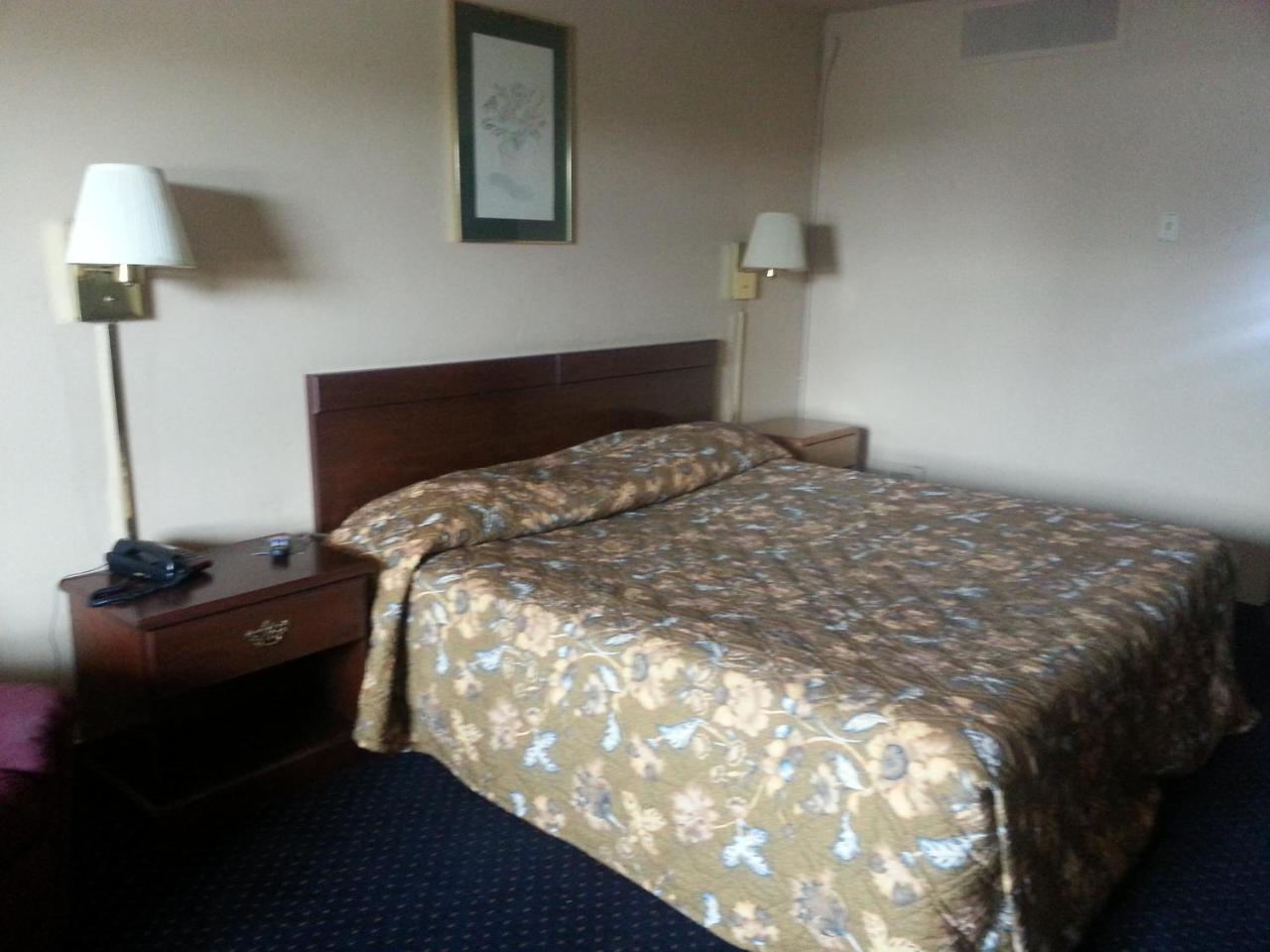 Americas Best Inns-Clarksville
