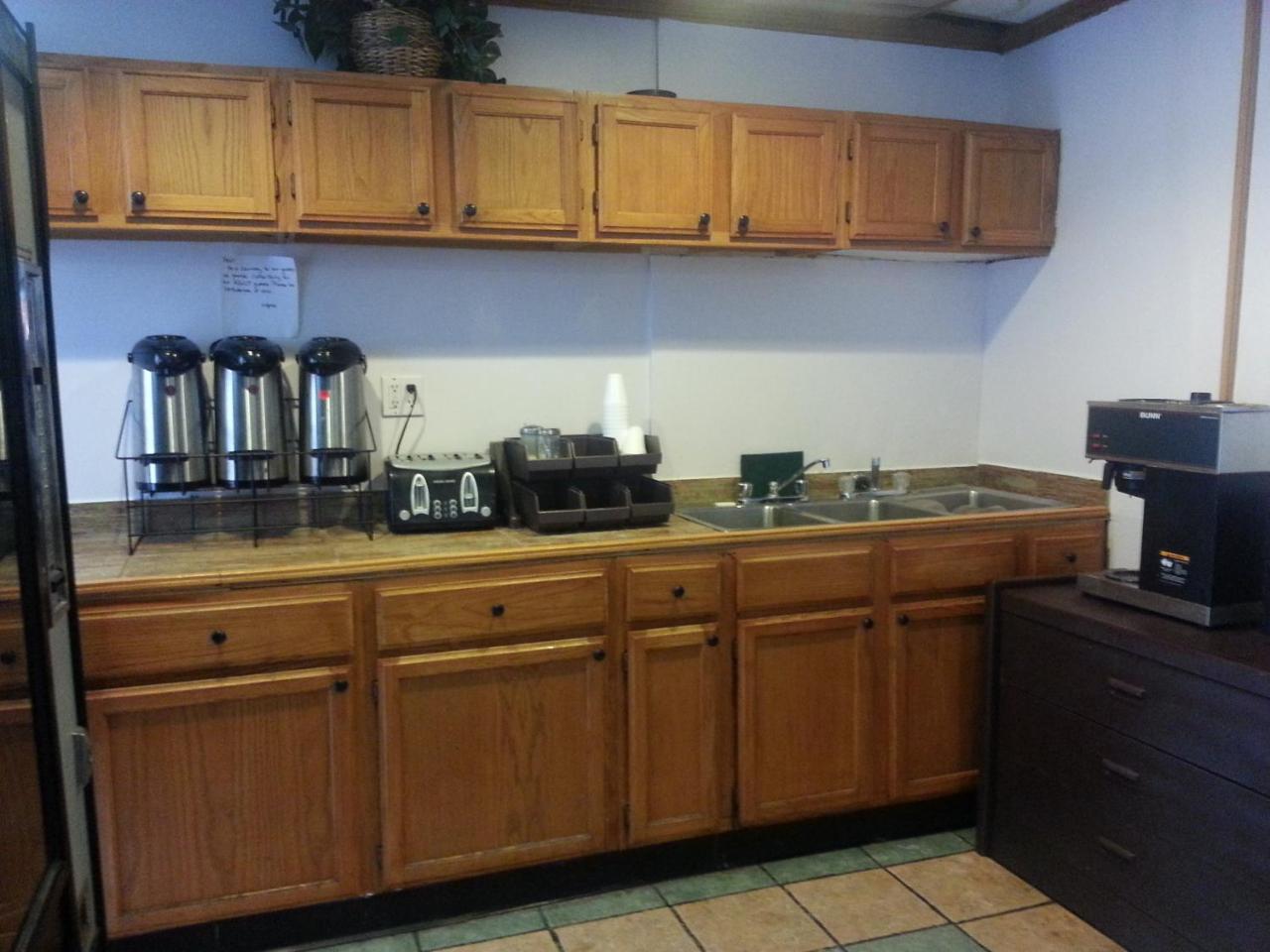Americas Best Inns-Clarksville