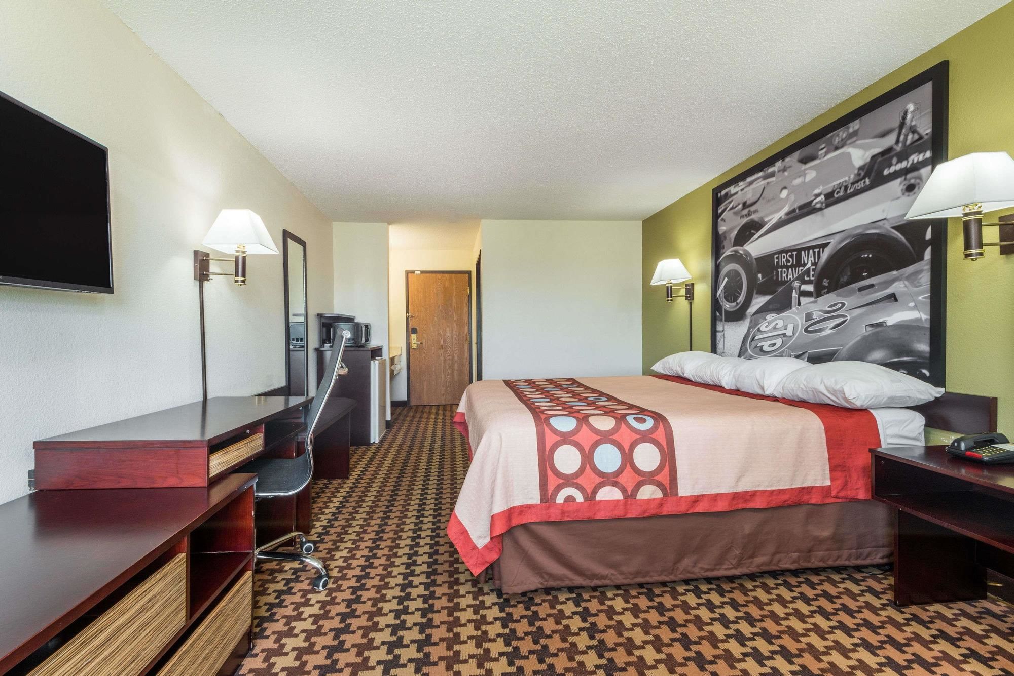 Super 8 by Wyndham Cloverdale