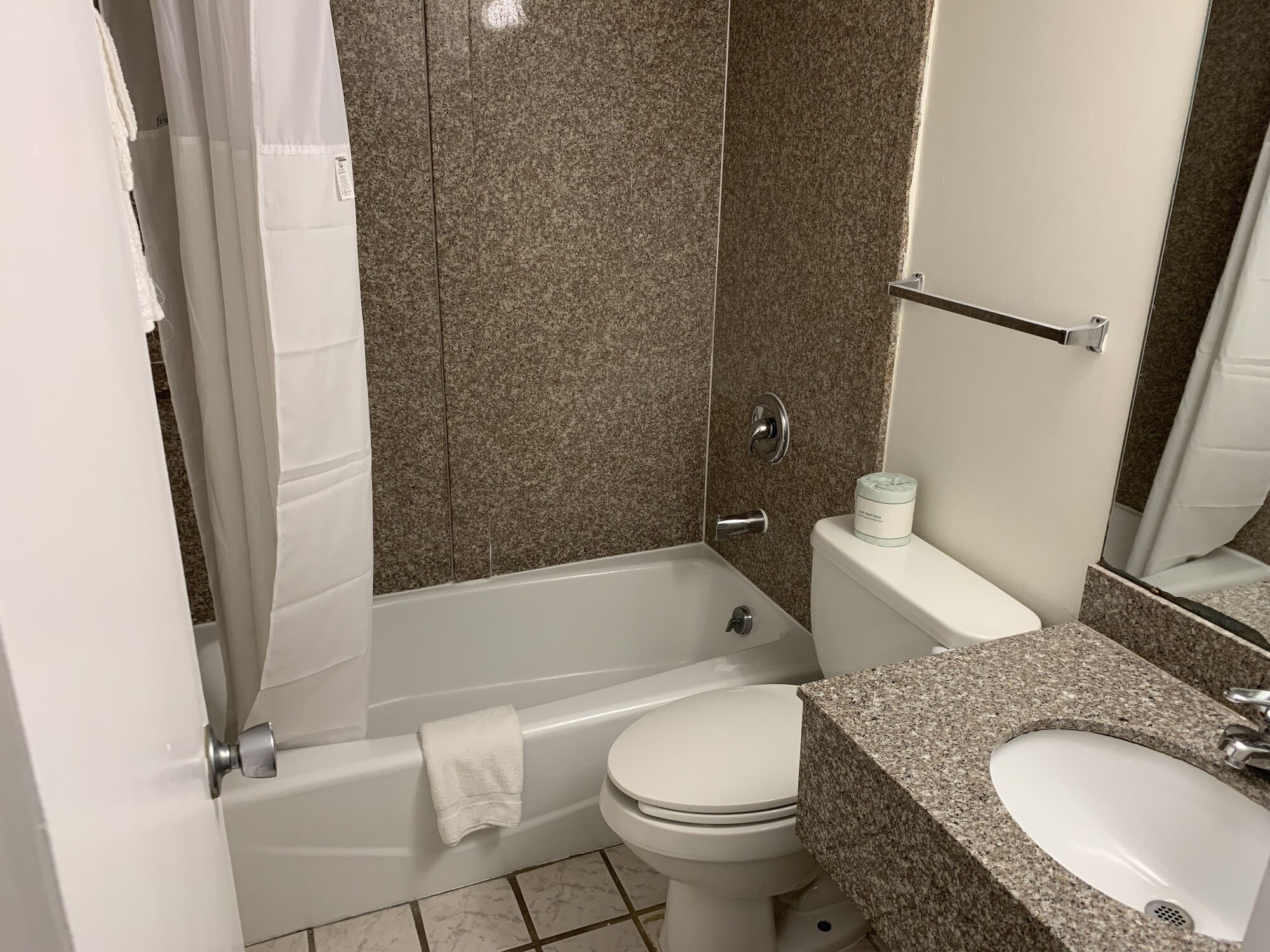 Days Inn by Wyndham Columbus IN