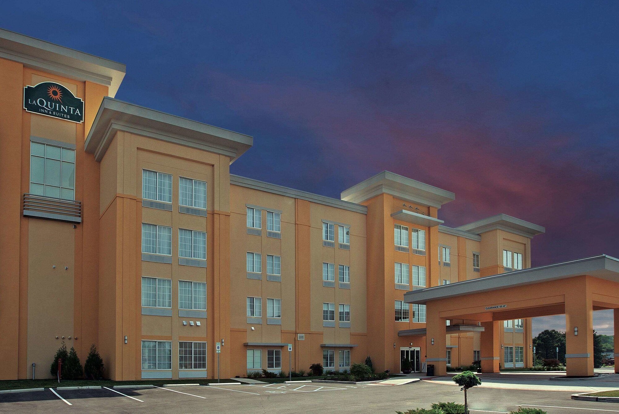 La Quinta Inn & Suites by Wyndham Columbus - Edinburgh