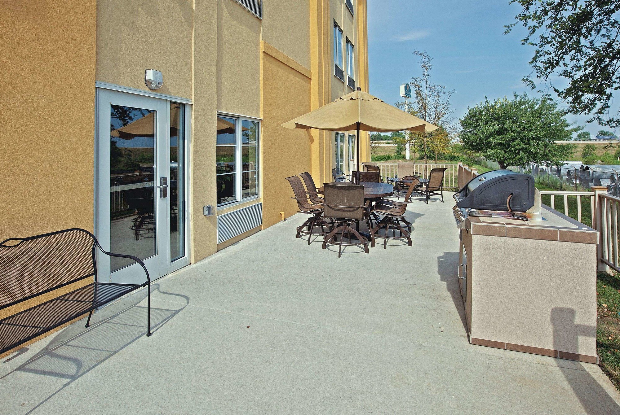La Quinta Inn & Suites by Wyndham Columbus - Edinburgh
