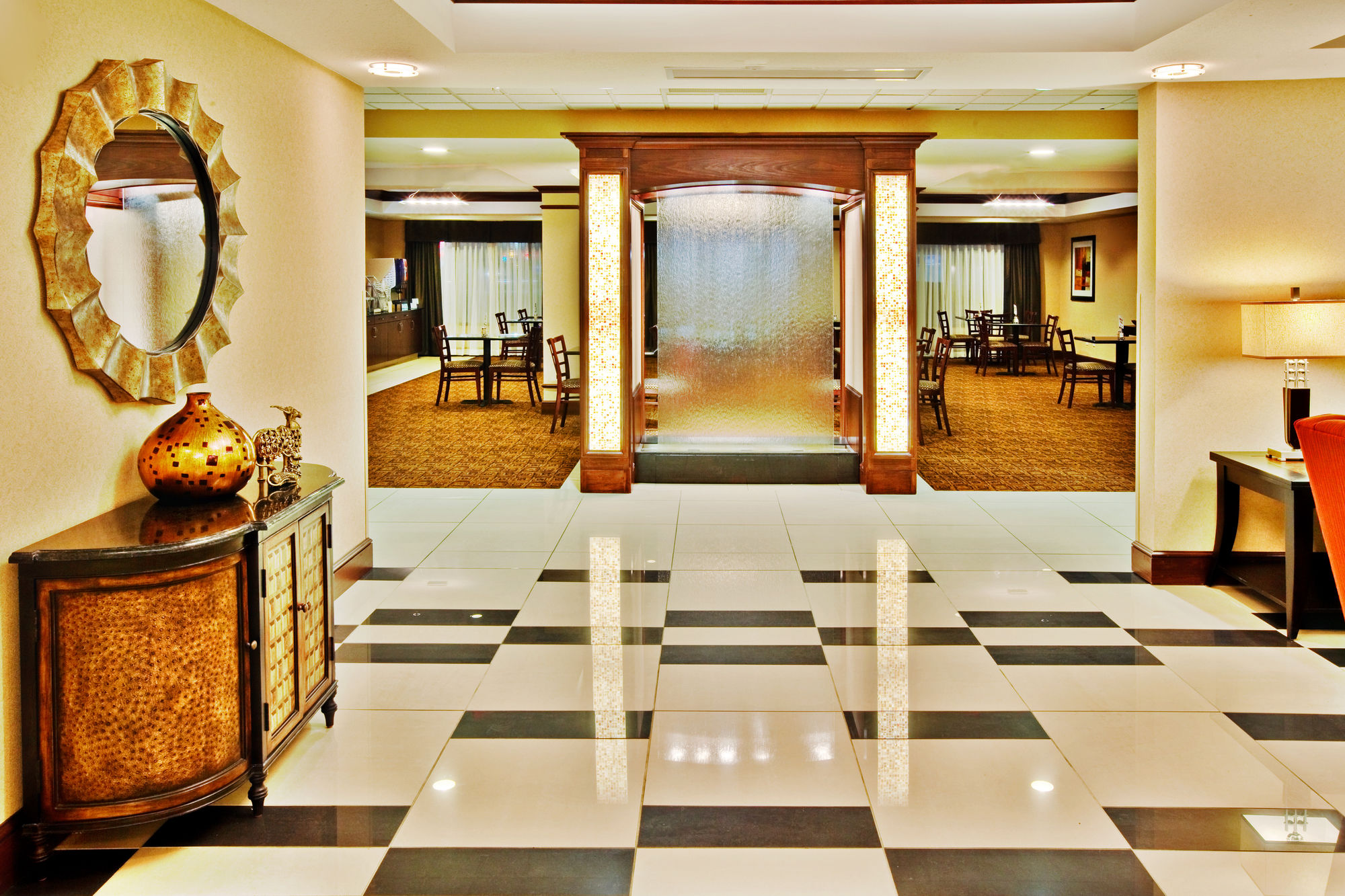 Holiday Inn Express Hotel & Suites Crawfordsville