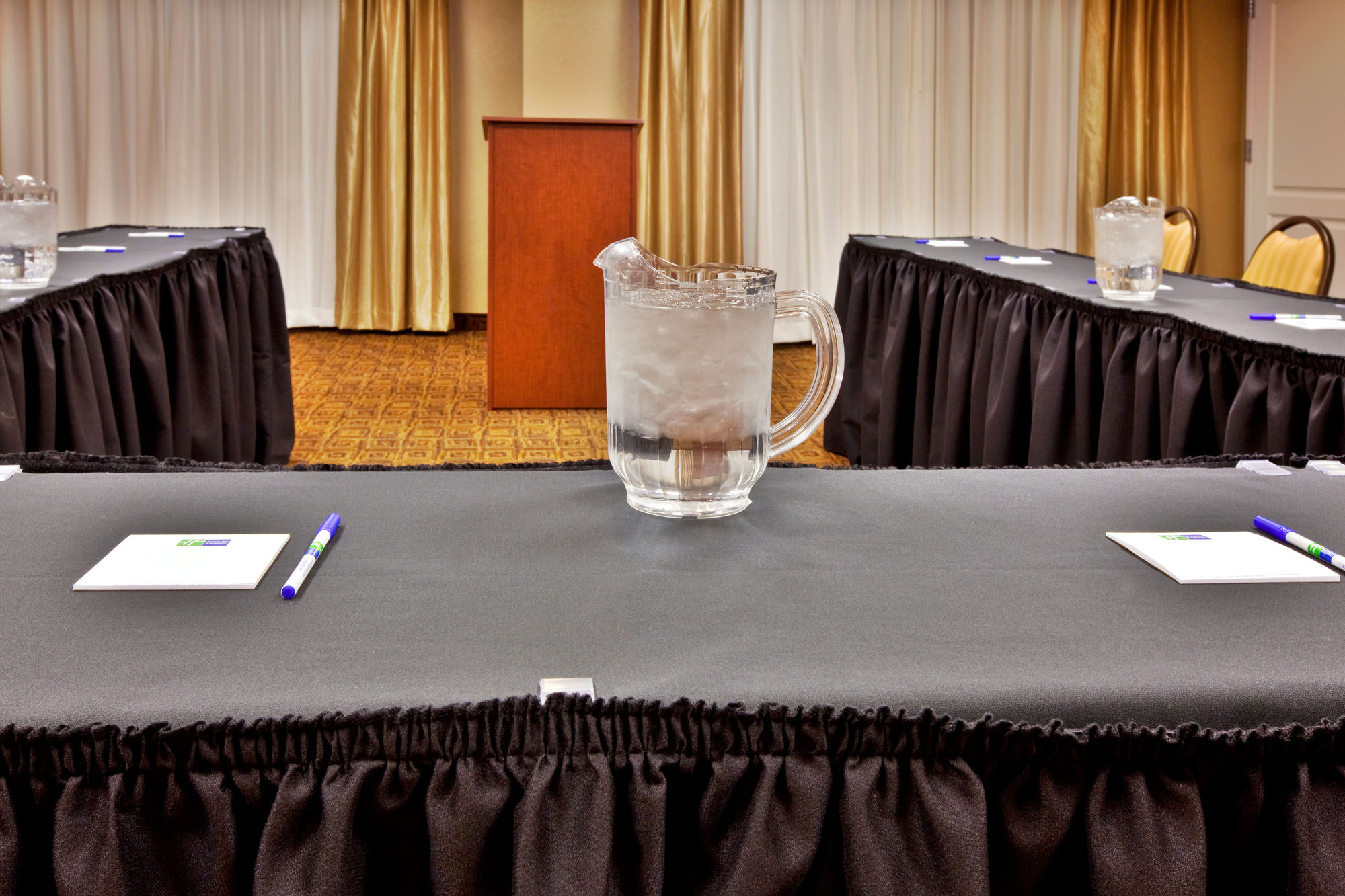Holiday Inn Express Hotel & Suites Crawfordsville