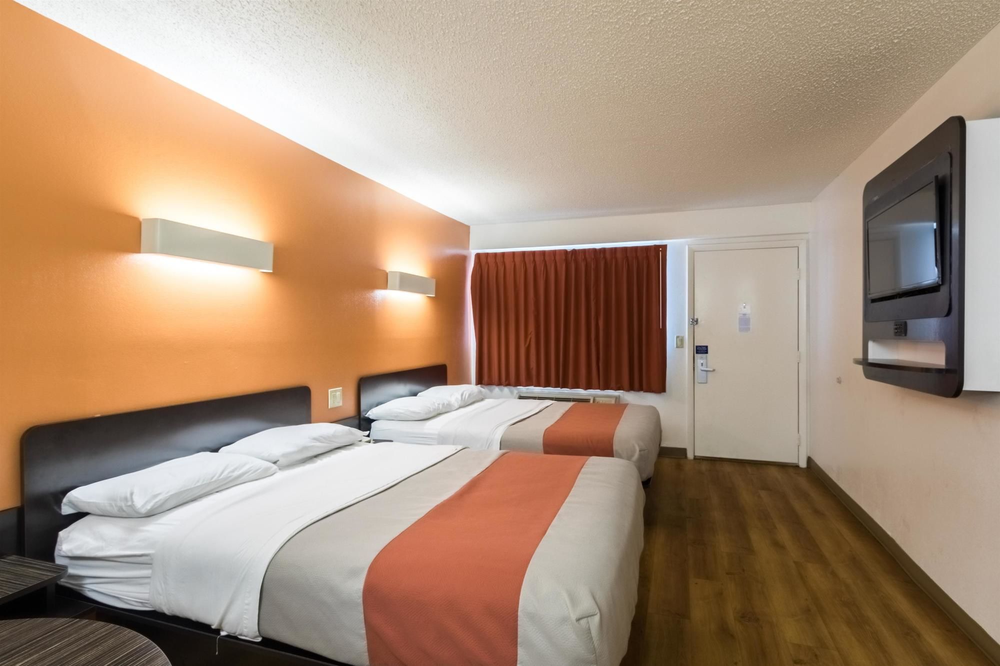 Motel 6 Crawfordsville
