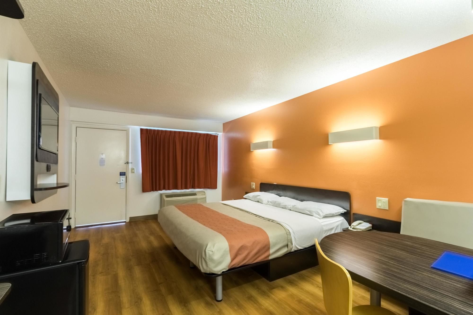 Motel 6 Crawfordsville