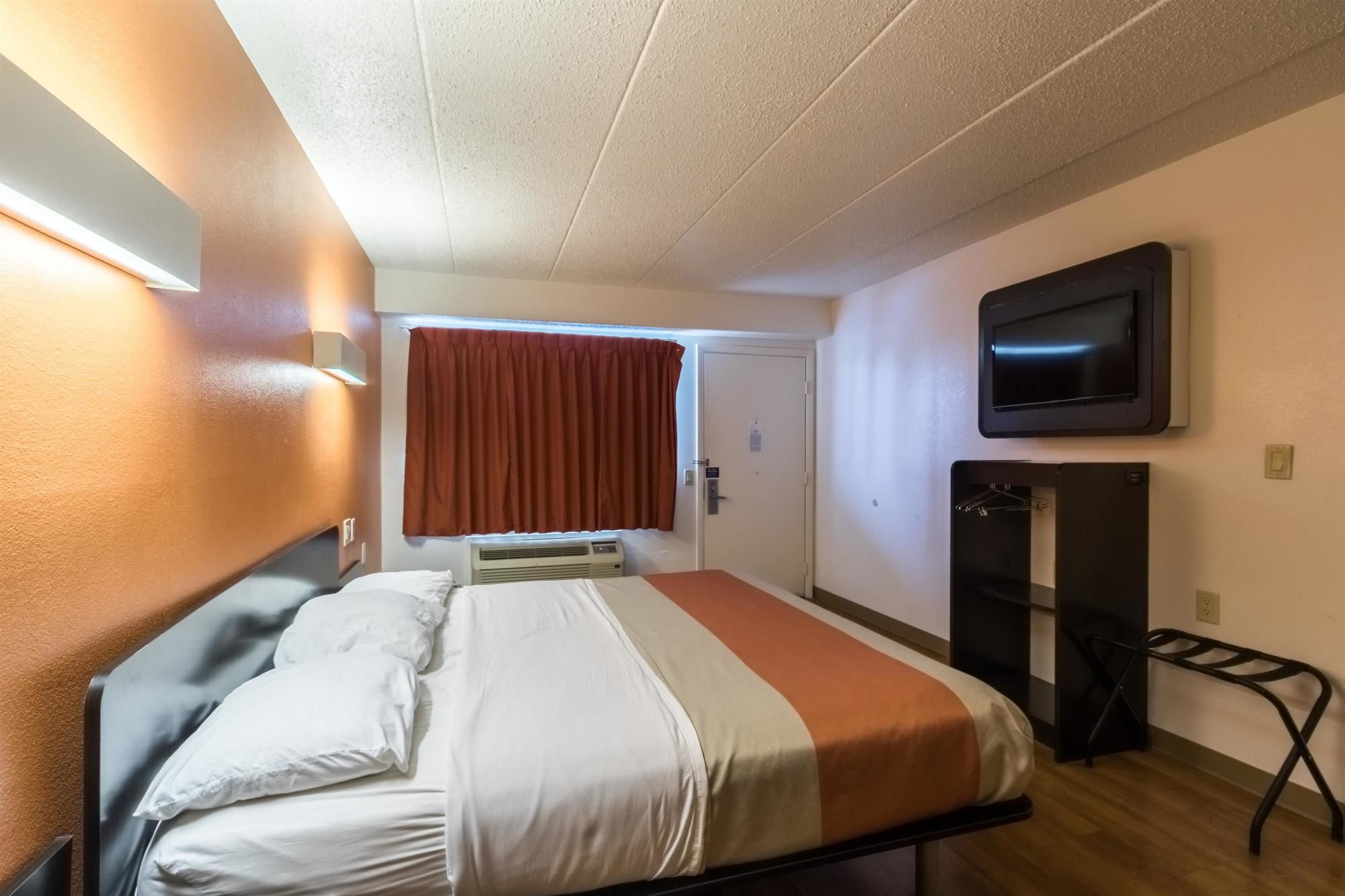 Motel 6 Crawfordsville