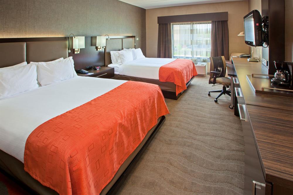 Holiday Inn Express & Suites Columbus Edinburgh