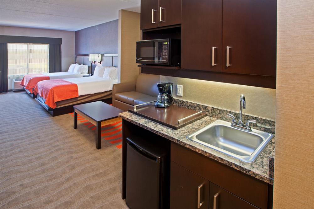 Holiday Inn Express & Suites Columbus Edinburgh