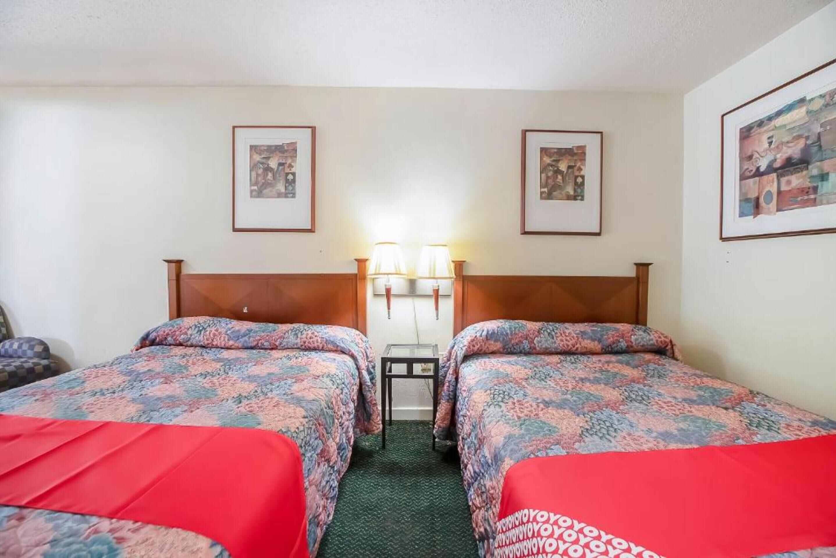 Hotel O Daylight Inn Elkhart I-90, IN