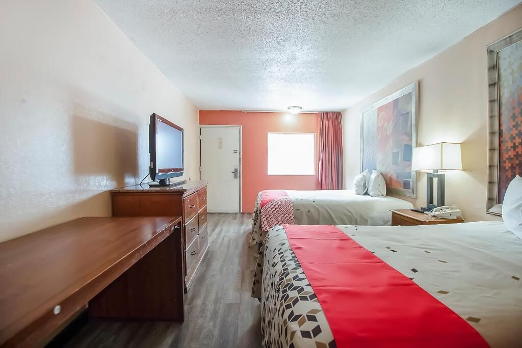 Hotel O Daylight Inn Elkhart I-90, IN
