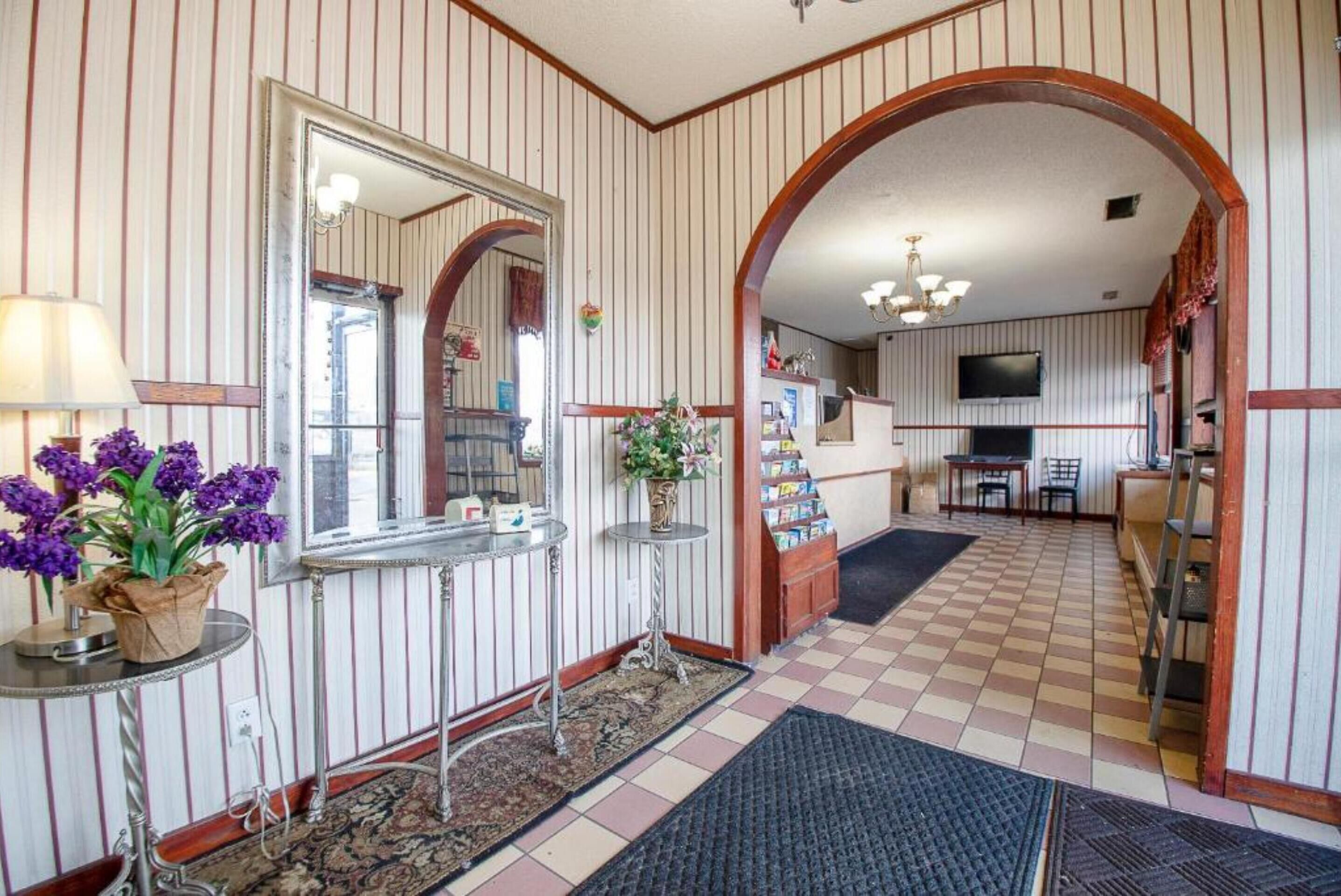 Hotel O Daylight Inn Elkhart I-90, IN