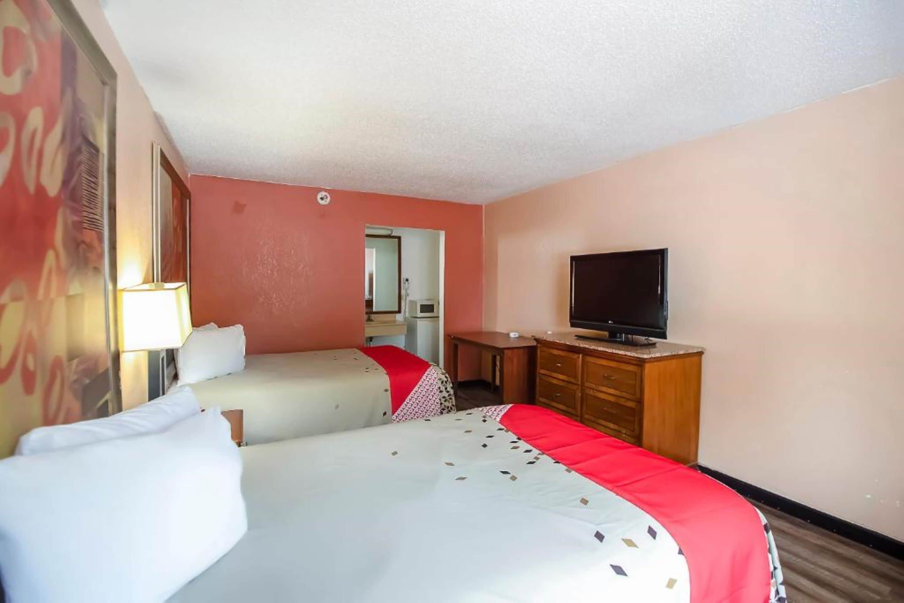 Hotel O Daylight Inn Elkhart I-90, IN