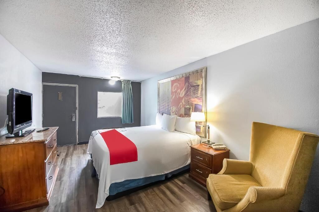 Hotel O Daylight Inn Elkhart I-90, IN