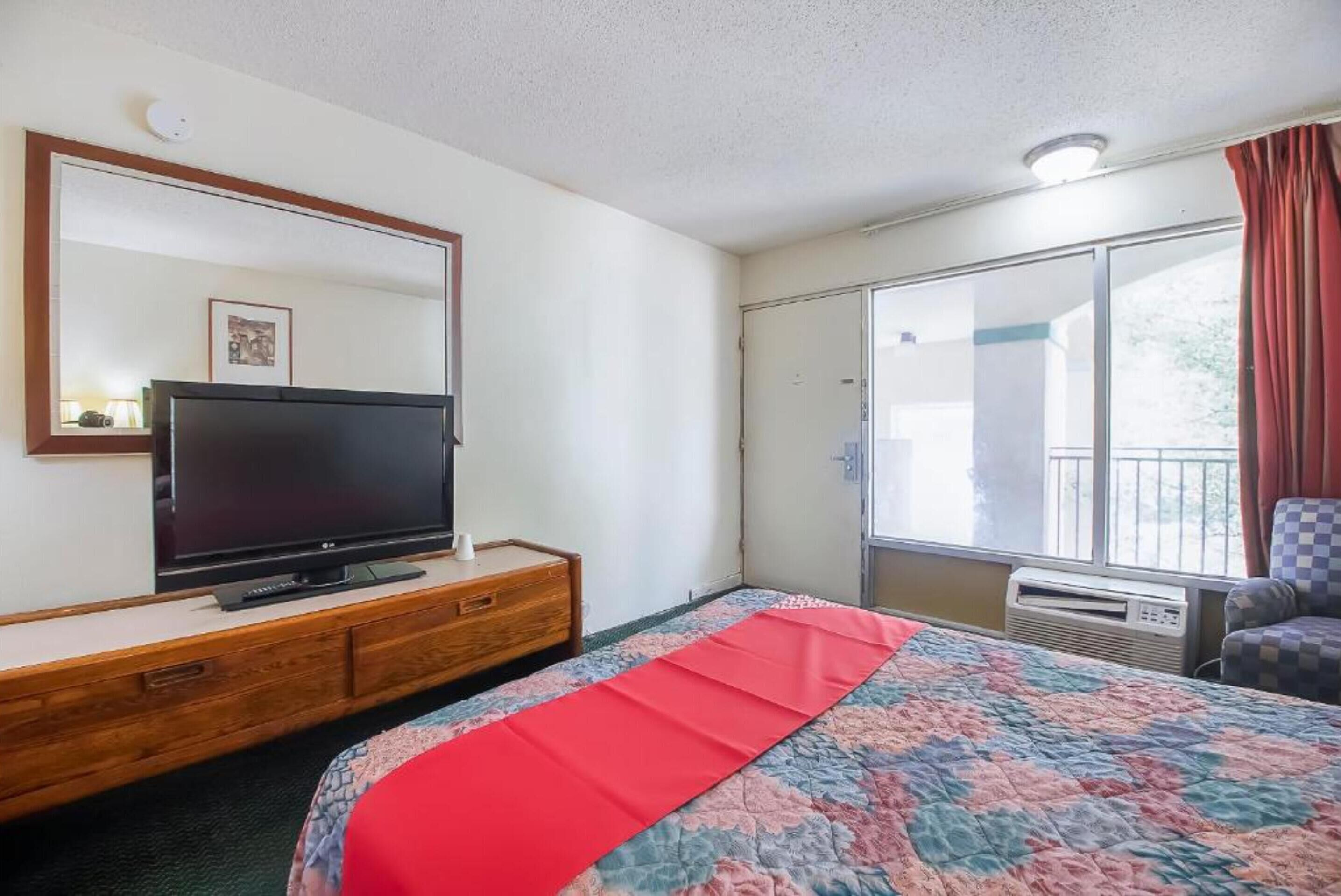 Hotel O Daylight Inn Elkhart I-90, IN