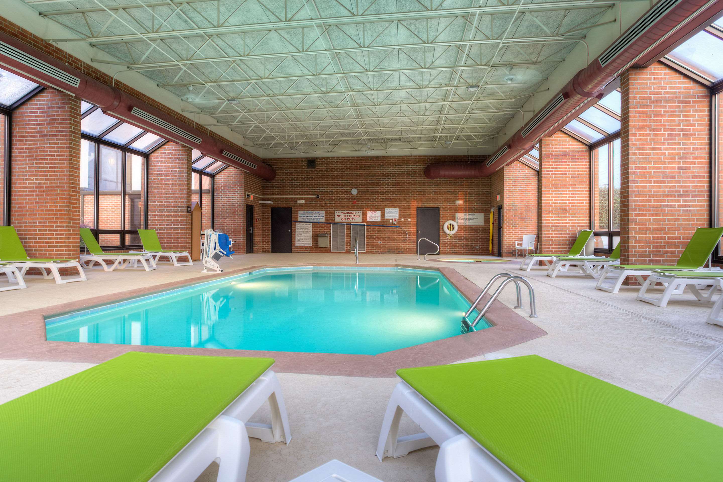 Comfort Inn & Suites Evansville Airport