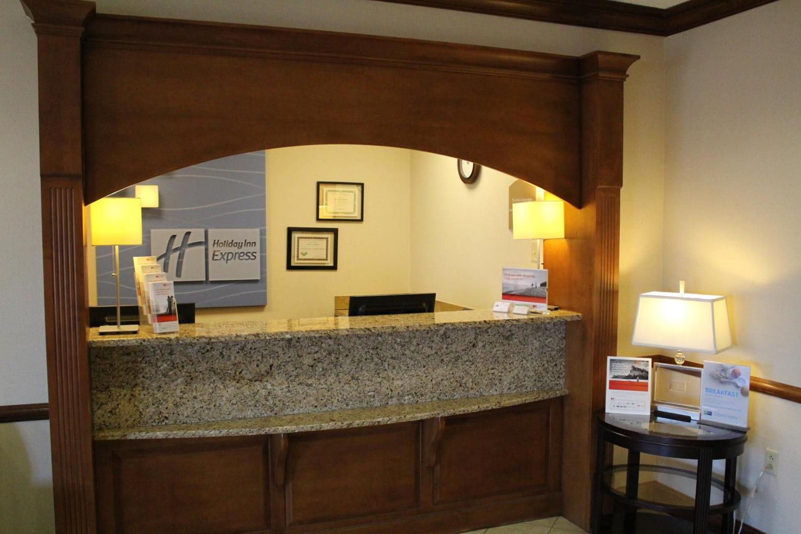 Holiday Inn Express Evansville - West