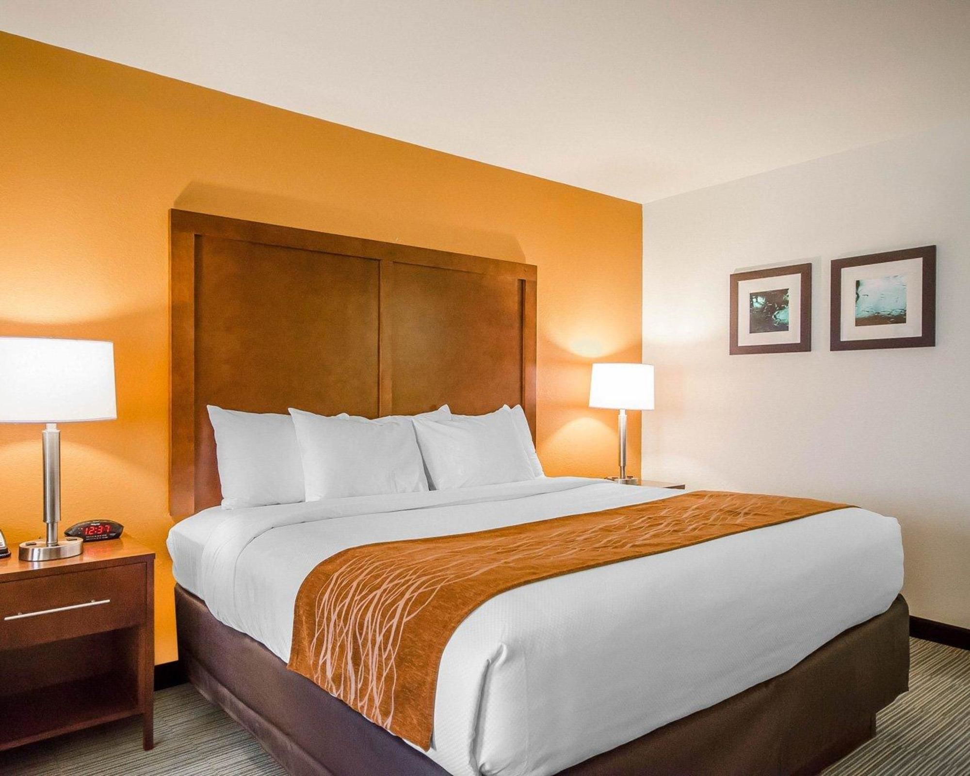 Red Roof Inn & Suites Ferdinand