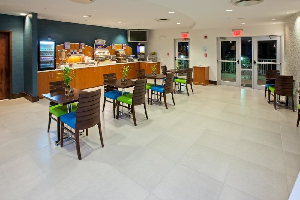 Holiday Inn Express Indianapolis - Fishers