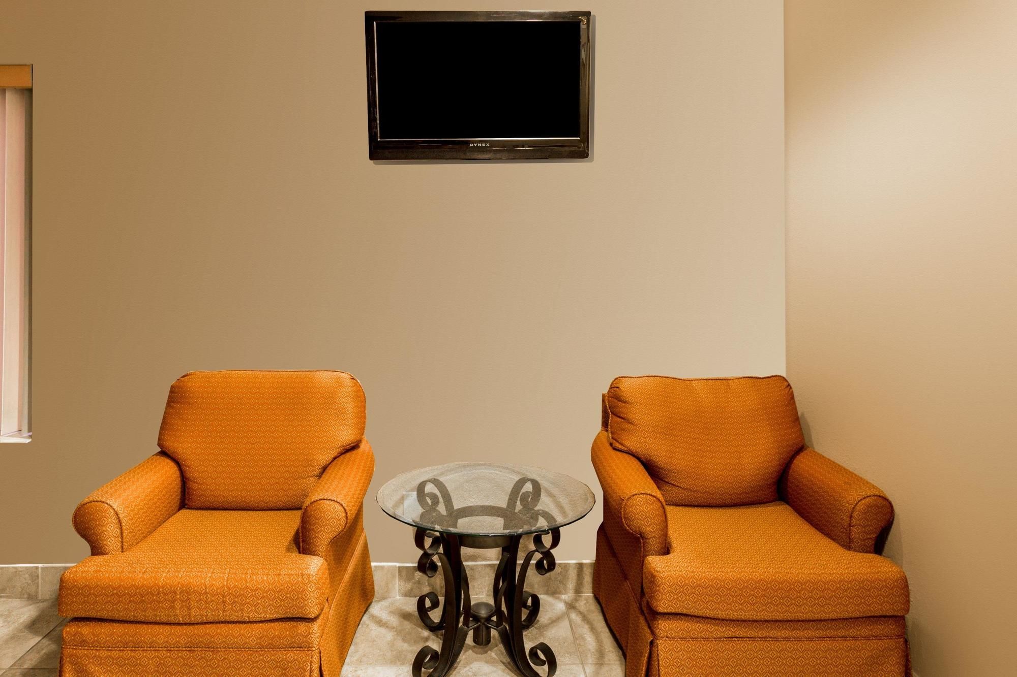 Super 8 by Wyndham Frankfort IN