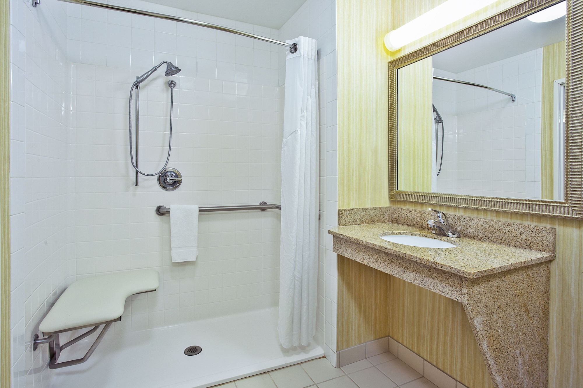 Holiday Inn Express Hotel & Suites Goshen