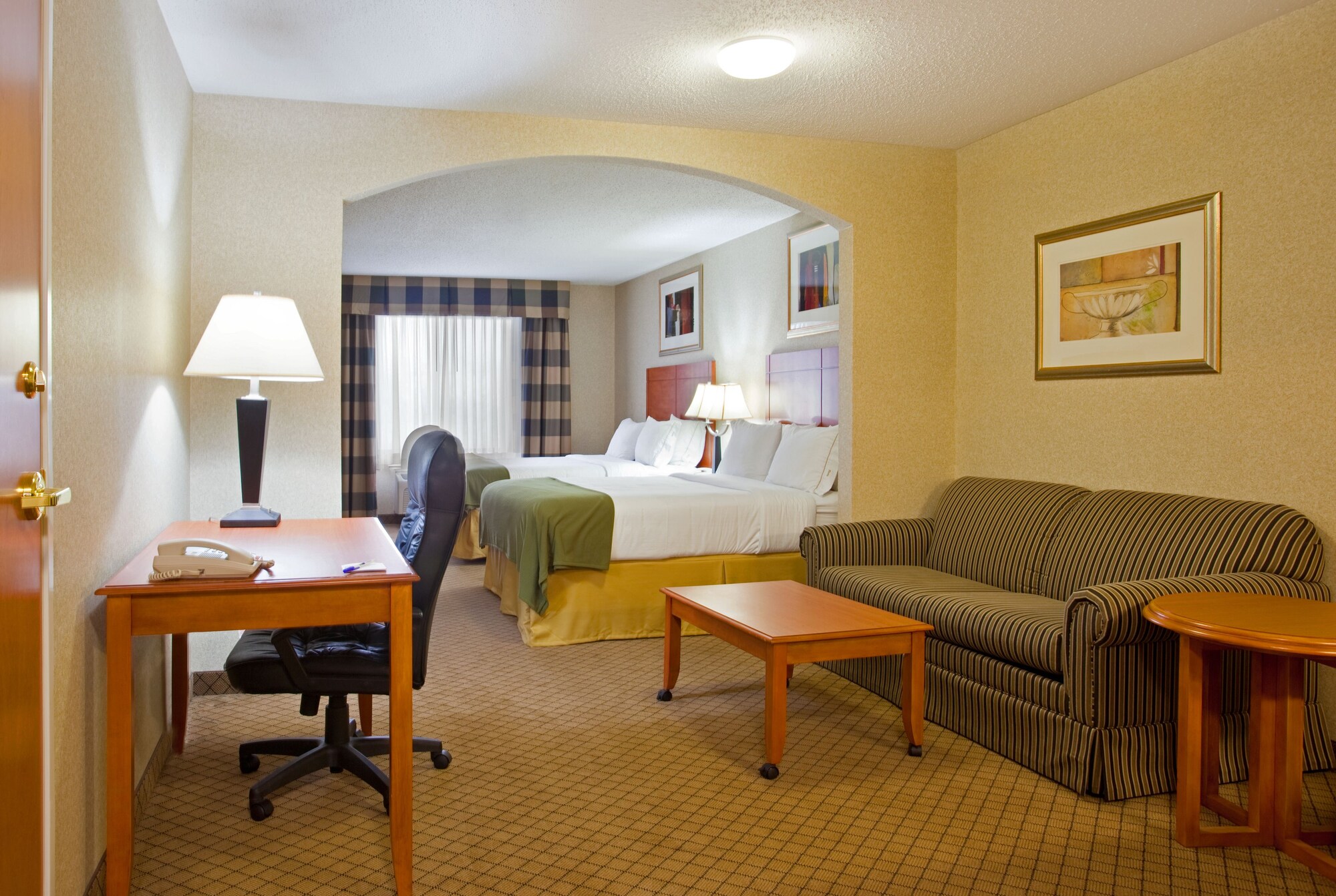 Holiday Inn Express Hotel & Suites Goshen