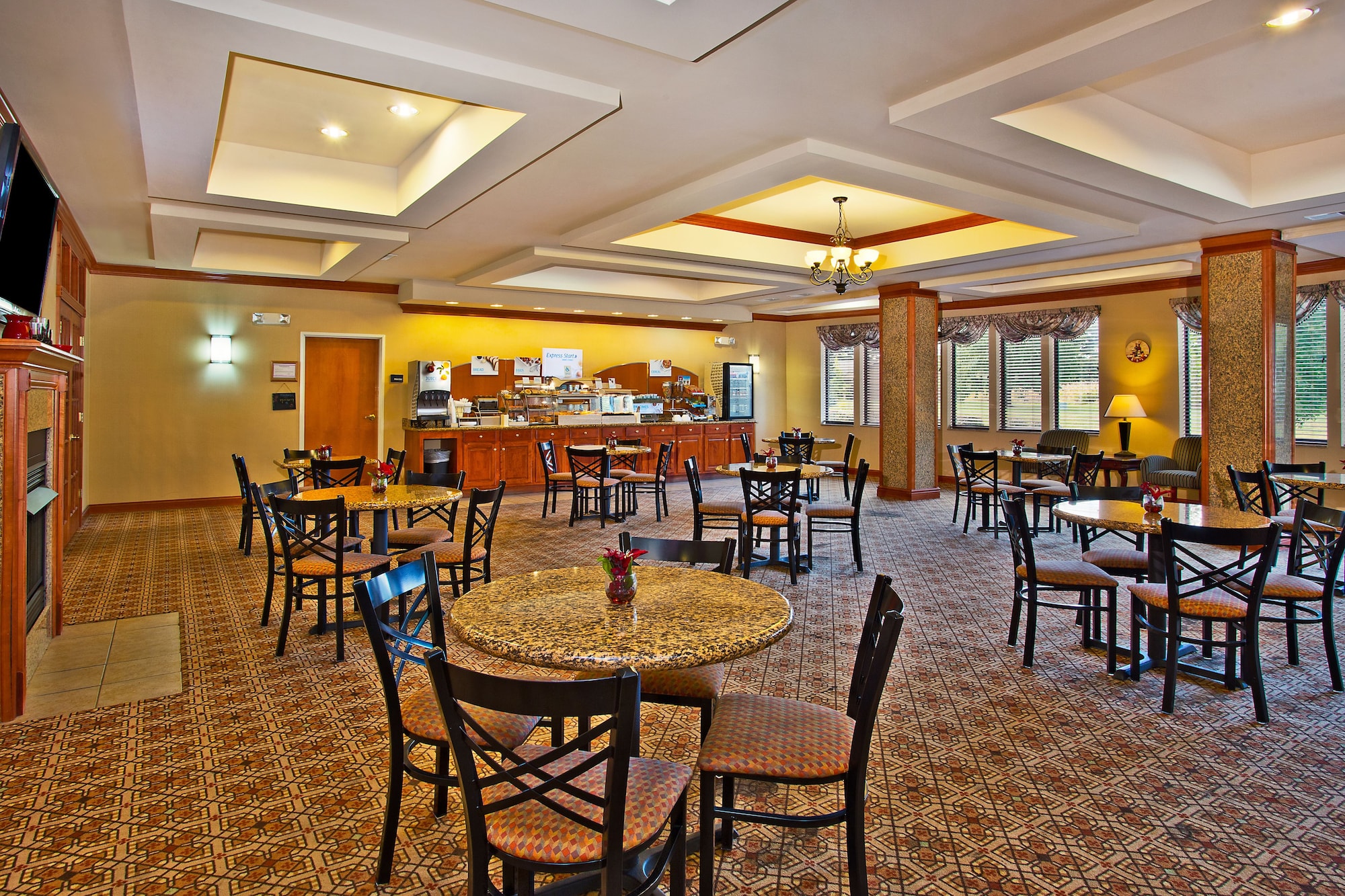 Holiday Inn Express Hotel & Suites Goshen