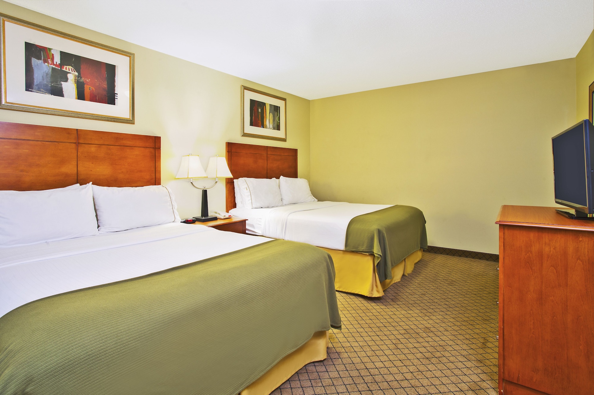 Holiday Inn Express Hotel & Suites Goshen
