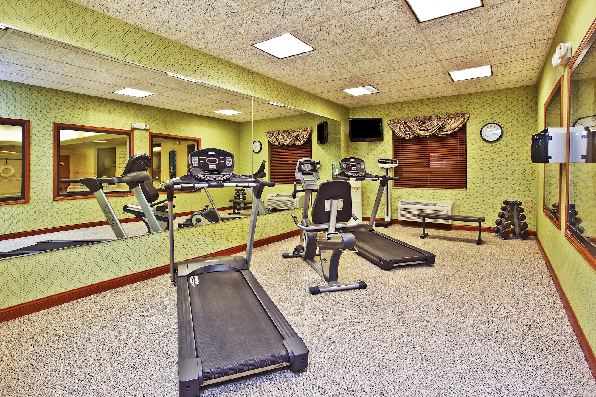 Holiday Inn Express Hotel & Suites Goshen