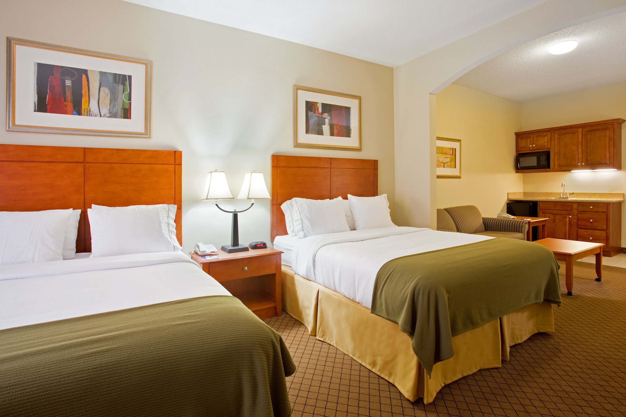 Holiday Inn Express Hotel & Suites Goshen