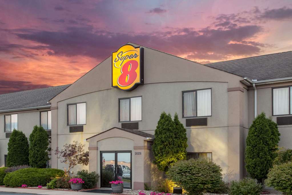 Super 8 by Wyndham Goshen