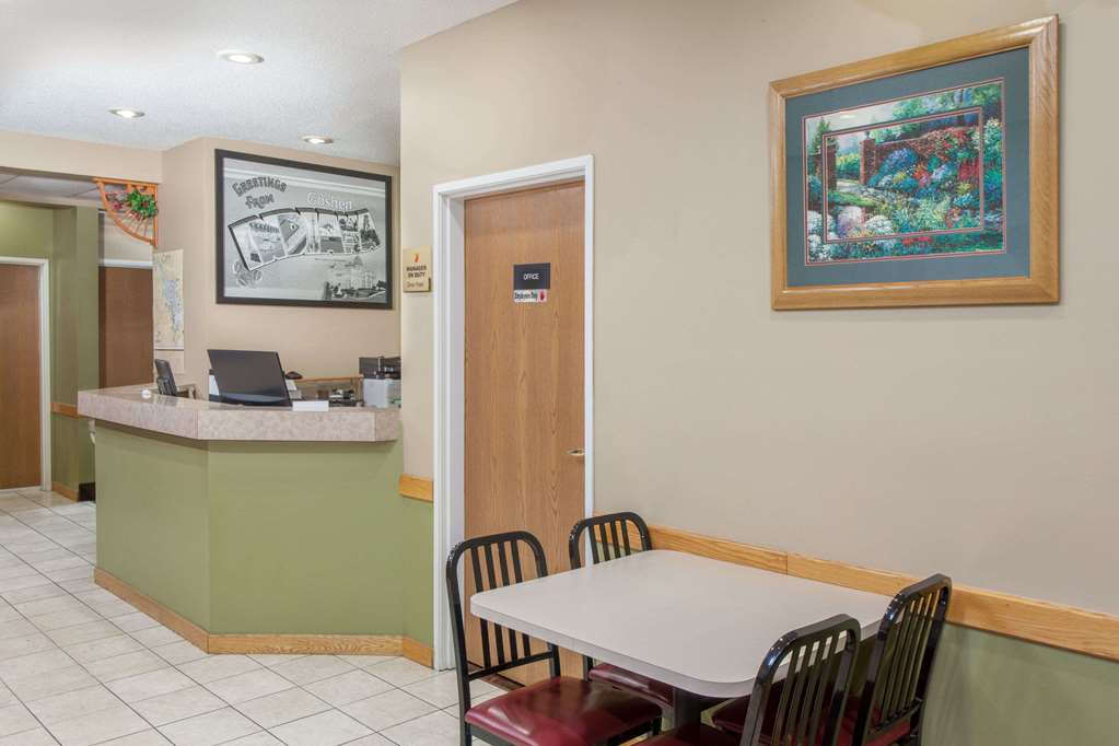 Super 8 by Wyndham Goshen