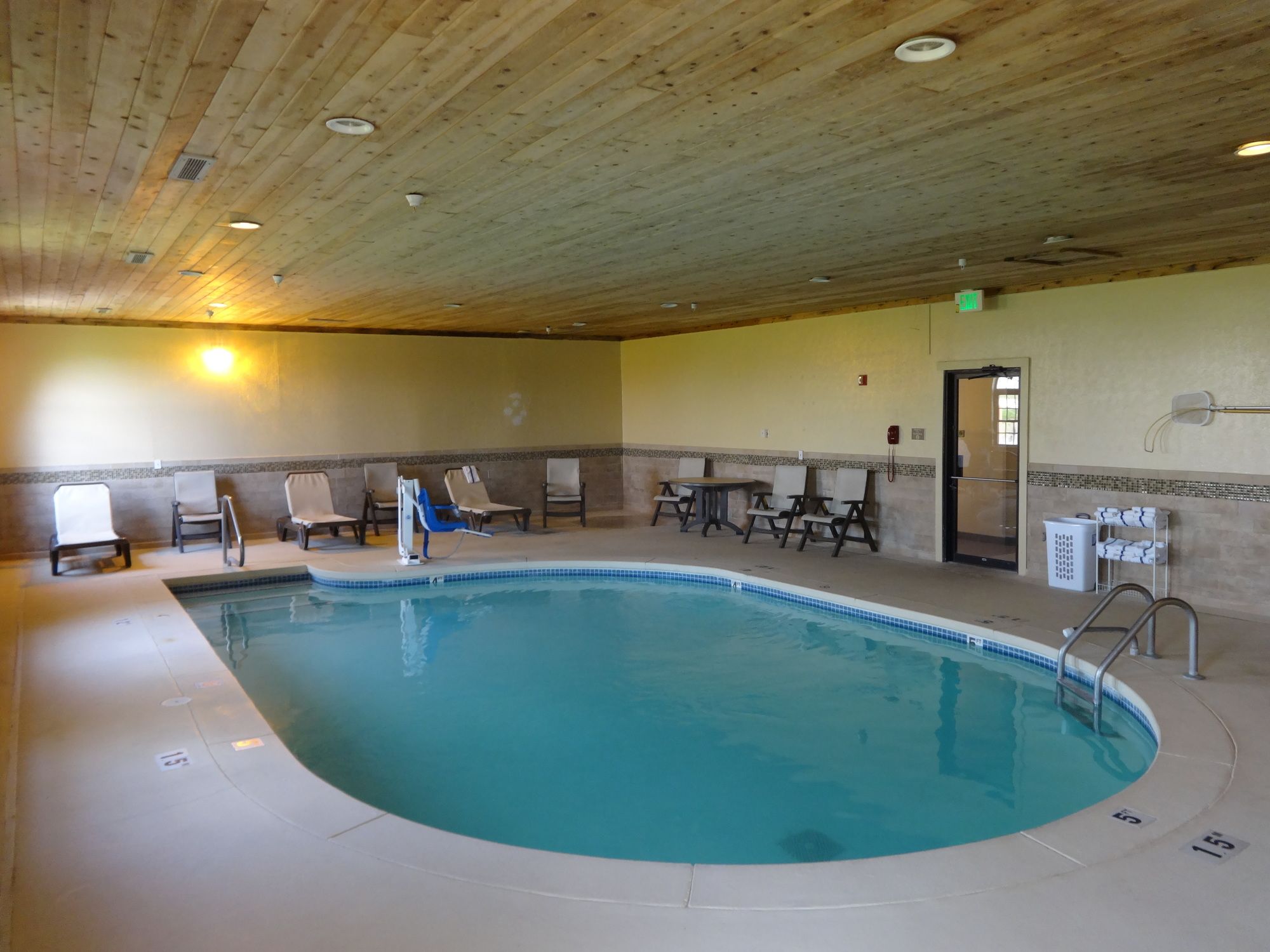 Country Inn & Suites by Radisson, Greenfield, IN