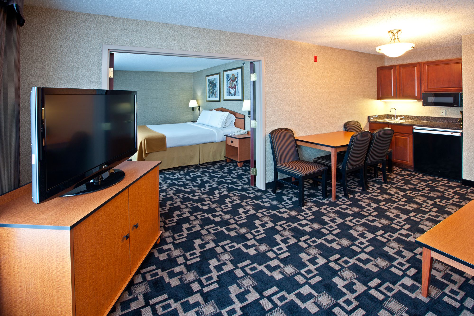 Holiday Inn Express Hotel & Suites Greenwood